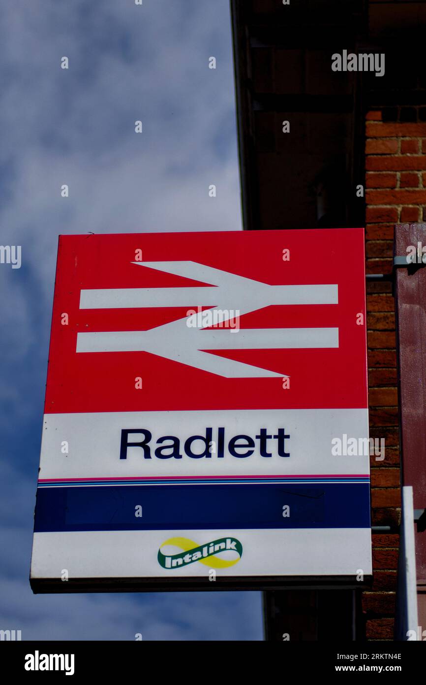 Radlett, Railway Station sign, Radlett, Hertfordshire, England, UK