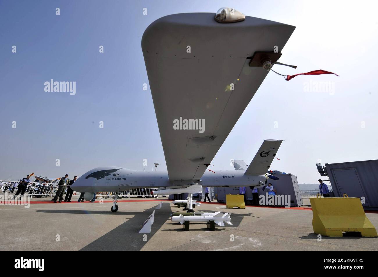 Bildnummer: 58694353  Datum: 13.11.2012  Copyright: imago/Xinhua (121113) -- ZHUHAI, Nov. 13, 2012 (Xinhua) -- A Wing Loong UAV is presented in the 9th China International Aviation and Aerospace Exhibition in Zhuhai, south China s Guangdong Province, Nov. 13, 2012. Produced by a Chengdu division of the Aviation Industry Corporation of China (AVIC), the Wing Loong, or Pterodactyl, is powered by a 100hp turbocharged engine with max takeoff weight of over 1,100kg and the durability time of 20h. (Xinhua/Liang Xu) (mp) CHINA-ZHUHAI-AIRSHOW-WING LOONG UAV (CN) PUBLICATIONxNOTxINxCHN Wirtschaft Ausst Stock Photo