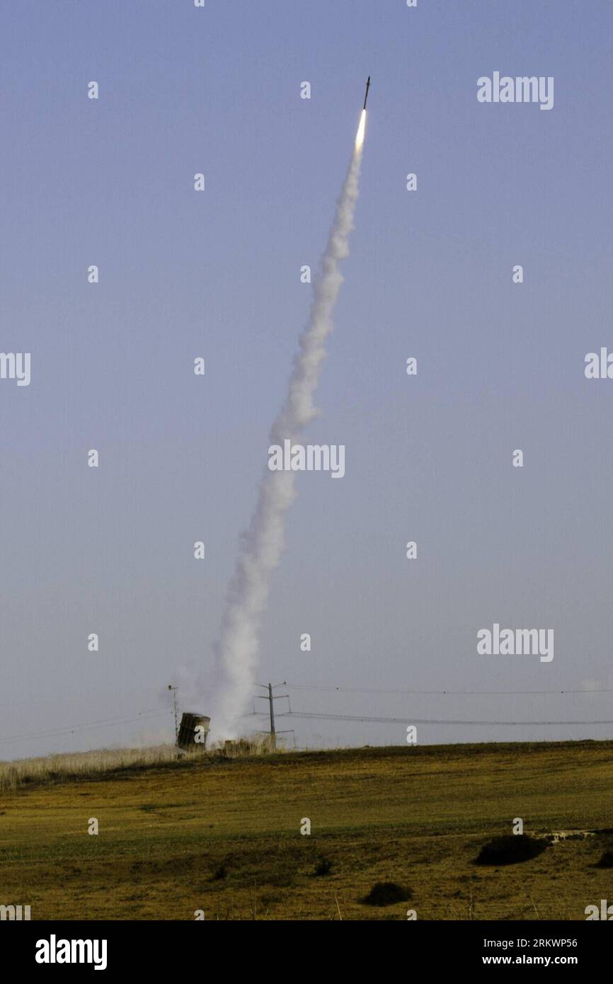 Israel conflict iron dome hires stock photography and images Alamy