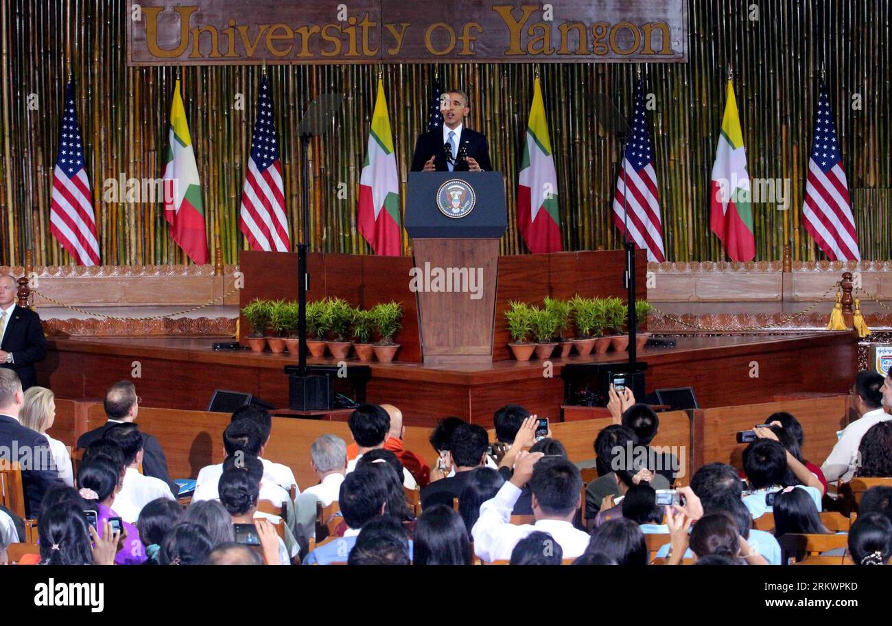 Bildnummer: 58719163  Datum: 19.11.2012  Copyright: imago/Xinhua (121119) -- YANGON, Nov. 19, 2012 (Xinhua) -- U.S. President Barak Obama speaks at convocation hall of Myanmar s Yangon University in Yangon, Myanmar, Nov. 19, 2012. Newly re-elected U.S. President Barack Obama arrived here Monday morning to kick off his hours working visit to Myanmar, becoming the first sitting U.S. president to visit the Southeast Asian nation in the history of Myanmar-U.S. relations. (Xinhua/U Aung) (lyx) MYANMAR-YANGON-OBAMA-VISIT PUBLICATIONxNOTxINxCHN People Politik USA premiumd x0x xmb 2012 quer      58719 Stock Photo