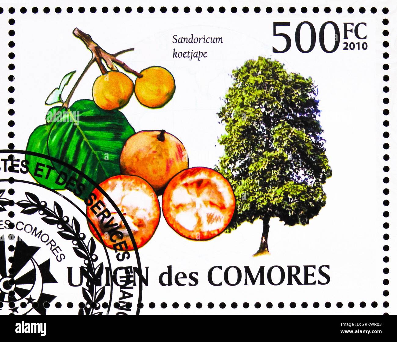 MOSCOW, RUSSIA - JULY 12, 2022: Postage stamp printed in Comoros shows Santol (Sandoricum koetjape), Fruits serie, circa 2009 Stock Photo