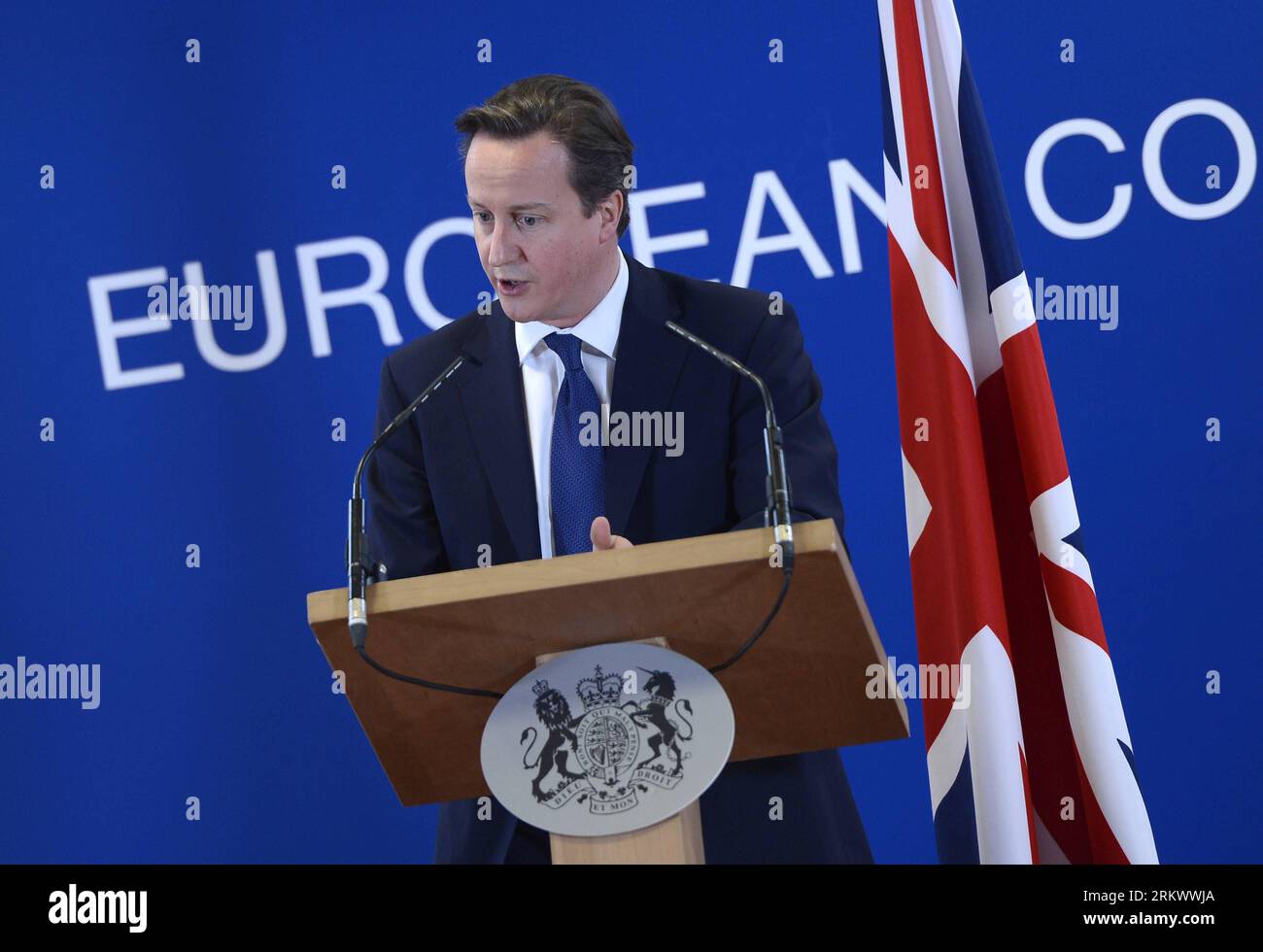 Bildnummer: 58757818  Datum: 23.11.2012  Copyright: imago/Xinhua (121123) -- BRUSSELS, Nov. 23, 2012 (Xinhua) -- British Prime Minister David Cameron attends a press conference at the end of an extraordinary EU summit in Brussels, capital of Belgium, on Nov. 23, 2012. Top leaders of the European Union (EU) failed to reach an agreement on the bloc s trillion-euro budget framework for 2014-2020 at a two-day special summit in Brussels, with its negotiations postponed until early next year, President of European Council HermanxVanxRompuy said here on Friday afternoon. (Xinhua/Wu Wei)(yt) BELGIUM-E Stock Photo