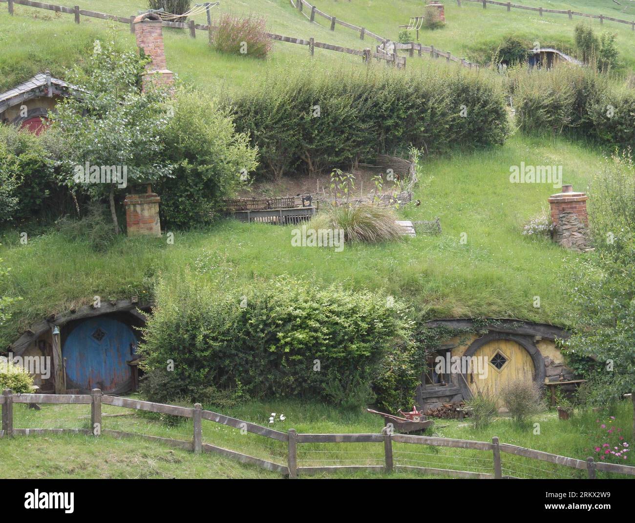 WELLINGTON -- Photo taken on Nov. 29, 2012 shows the Hobbit movie s filming location at Hobbiton on the Alexander family farm near New Zealand s north island town of Matamata. The film set of The Hobbit: An Unexpected Journey is such fantastic in the rolling countryside that closely resembled the Shire in the popular classics by J.R.R Tolkien, attracting a lot of fans and tourists. (Xinhua/Liu Jieqiu) Authorized by ytfs NEW ZEALAND-WELLINGTON-FILM-HOBBIT-HOBBITON PUBLICATIONxNOTxINxCHN   Wellington Photo Taken ON Nov 29 2012 Shows The Hobbit Movie S filming Location AT Hobbiton ON The Alexande Stock Photo