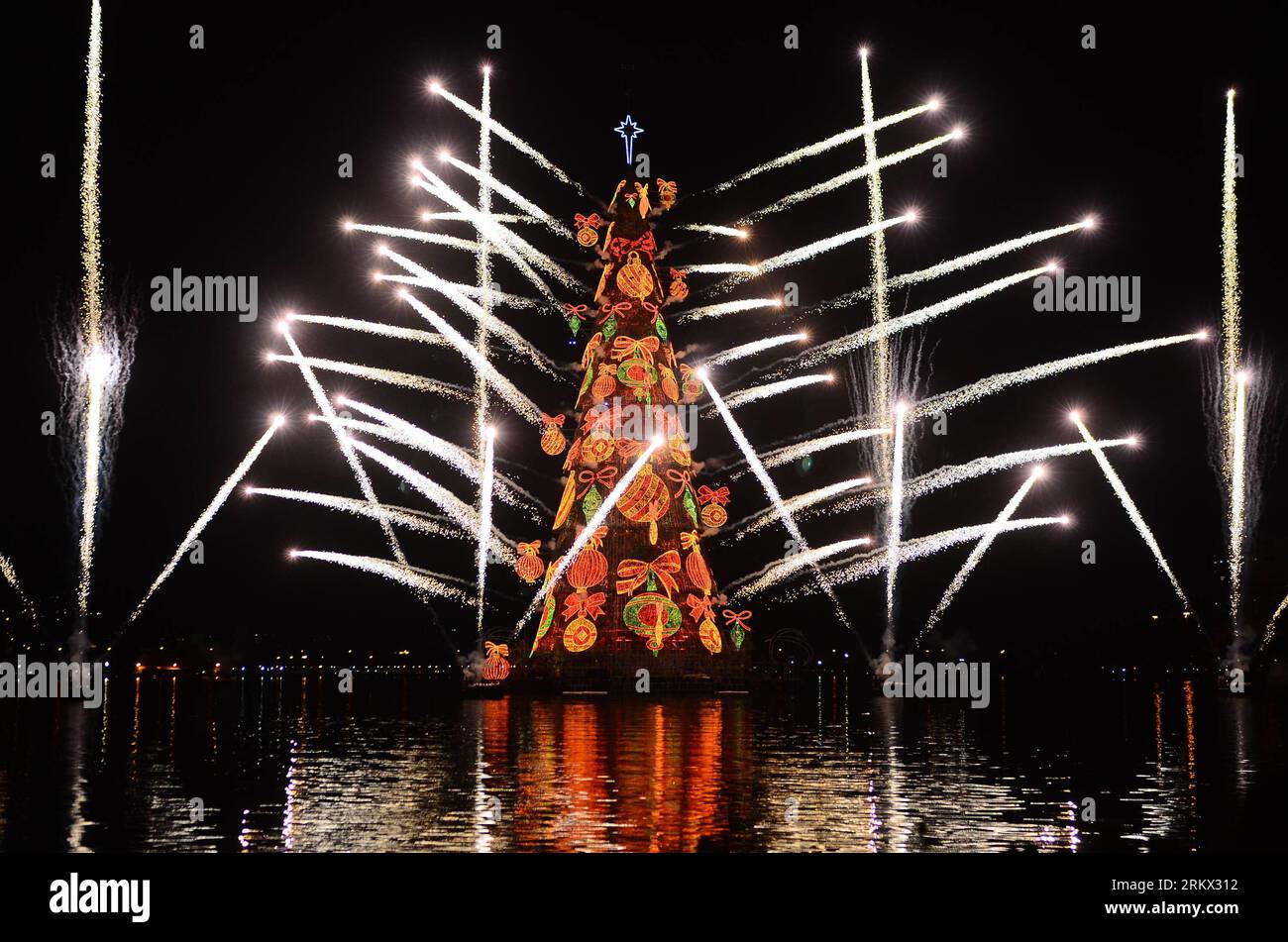 Brazil floating christmas tree hi-res stock photography and images - Alamy