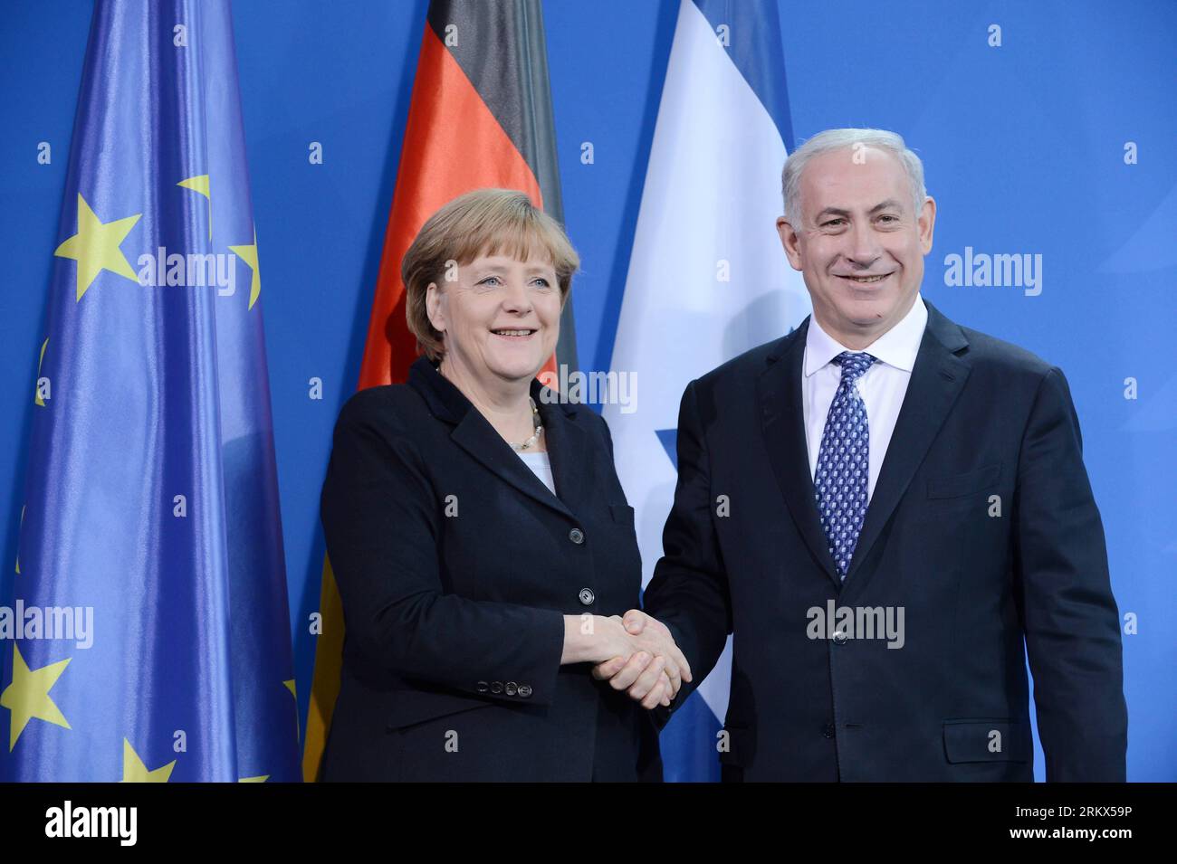Bildnummer: 58891170  Datum: 06.12.2012  Copyright: imago/Xinhua (121206) -- BERLIN, Dec. 6, 2012 (Xinhua) -- German Chancellor Angela Merkel (L) attends a joint press conference with Israeli Prime Minister Benjamin Netanyahu after their meeting in Berlin, Germany, Dec. 6, 2012. Germany and Israel said on Thursday that their special and strategic relations could hardly be affected by their differences over the new Jewish settlement plans. (Xinhua/Goncalo Silva) GERMANY-ISRAEL-DIPLOMACY-JEWISH SETTLEMENT-PLANS PUBLICATIONxNOTxINxCHN People Politik PK Pressetermin Regierungskonsultation GER Isra Stock Photo