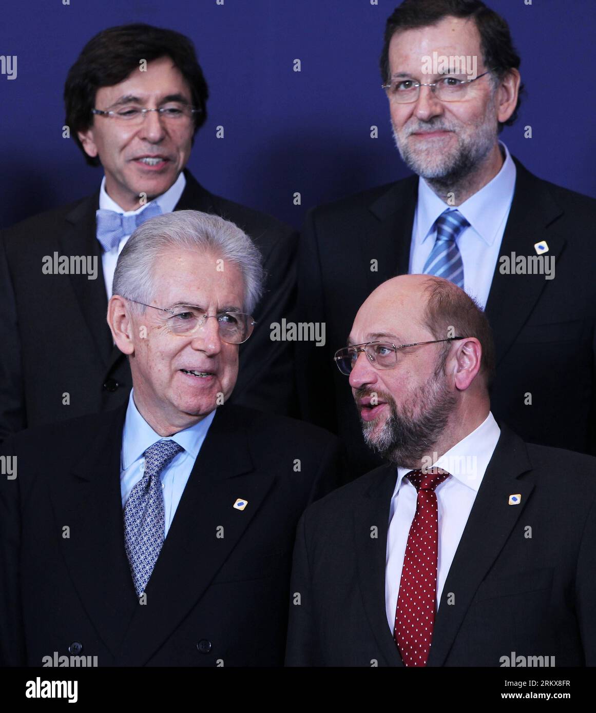 Bildnummer: 58916667  Datum: 13.12.2012  Copyright: imago/Xinhua (121213) -- BRUSSELS, Dec. 13, 2012 (Xinhua) -- Italian Prime Minister Mario Monti(L, front),President of European Parliament Martin Schulz(R, front),Belgian Prime Minister Elio Di Rupo(L, back), Spanish Prime Minister Mariano Rajoy pose for family photos during an EU Summit meeting at EU s headquarters in Brussels, capital of Belgium, on Dec. 13, 2012. European leaders are expected to focus on a blueprint calling for building a deep and genuine Economic and Monetary Union (EMU) during the summit on Thursday and Friday. (Xinhua/G Stock Photo