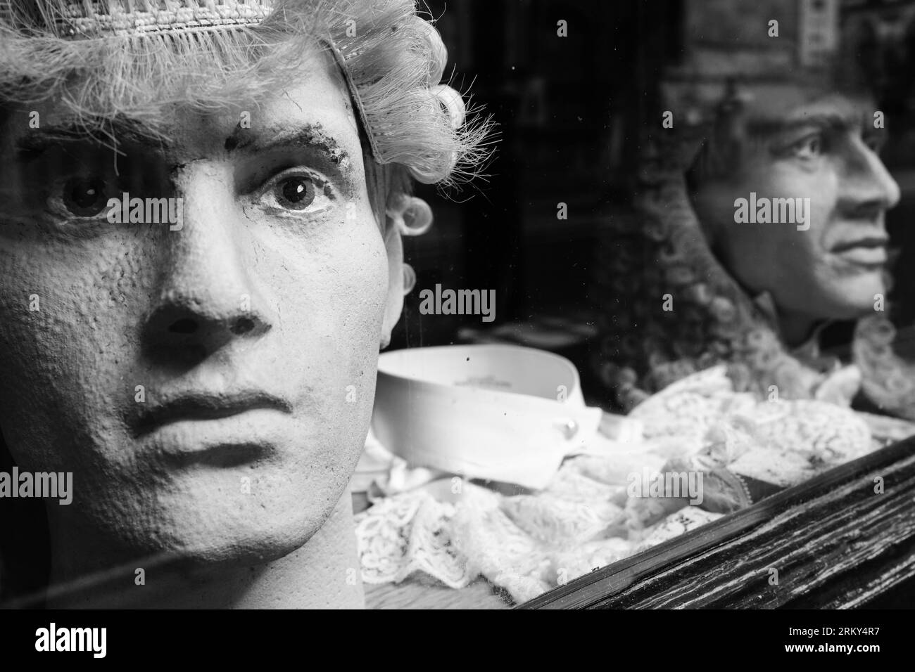 Judge wig black Black and White Stock Photos & Images - Alamy