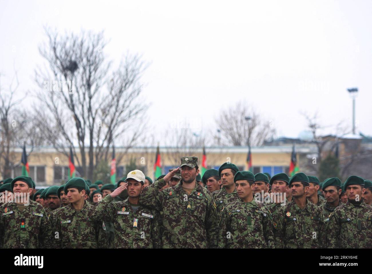 Bildnummer: 59155821  Datum: 31.01.2013  Copyright: imago/Xinhua (130131) -- KABUL, Jan. 31, 2013 (Xinhua) -- Newly graduated soldiers attend their graduation ceremony at the Kabul Military Training Center in Kabul, Afghanistan, on Jan. 31, 2013. A total of 1,400 soldiers graduated from Kabul Military Training Center (KMTC) on Thursday and were commissioned to Afghan National Army (ANA), General Aminullah Patyannai commander of KMTC said. (Xinhua/Ahmad Massoud) AFGHANISTAN-KABUL-SOLDIERS-GRADUATION PUBLICATIONxNOTxINxCHN Gesellschaft Militär Armee Soldat Ausbildung Militärausbildung Abschluss Stock Photo