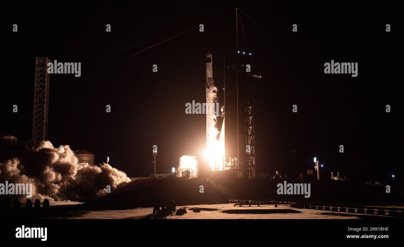 Cape Canaveral, United States of America. 26 August, 2023. The SpaceX Falcon 9 rocket carrying the Crew Dragon capsule blasts off from Launch Complex 39A at the Kennedy Space Center, August 26, 2023 in Cape Canaveral, Florida. Crew-7 members: NASA astronaut Jasmin Moghbeli, ESA astronaut Andreas Mogensen, JAXA astronaut Satoshi Furukawa, and Roscosmos cosmonaut Konstantin Borisov departed for a rotation on the International Space Station. Credit: Joel Kowsky/NASA/Alamy Live News Stock Photo