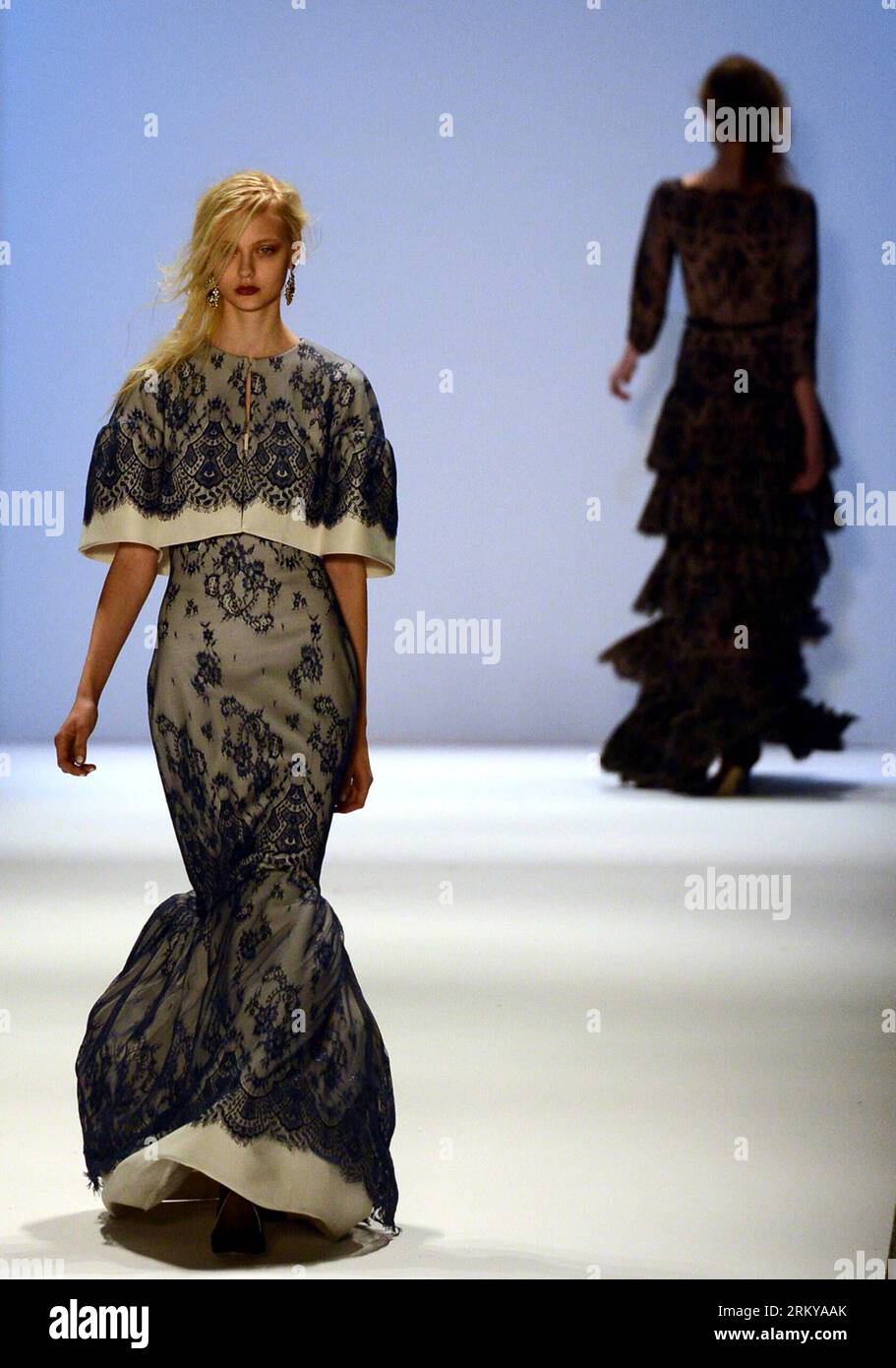 A model displays a creation by US designer Marc Jacobs for Louis Vuitton  Spring-Summer 2008 Ready-to-Wear collection presentation held at La Cour  Carre du Louvre in Paris, France, on October 7, 2007.