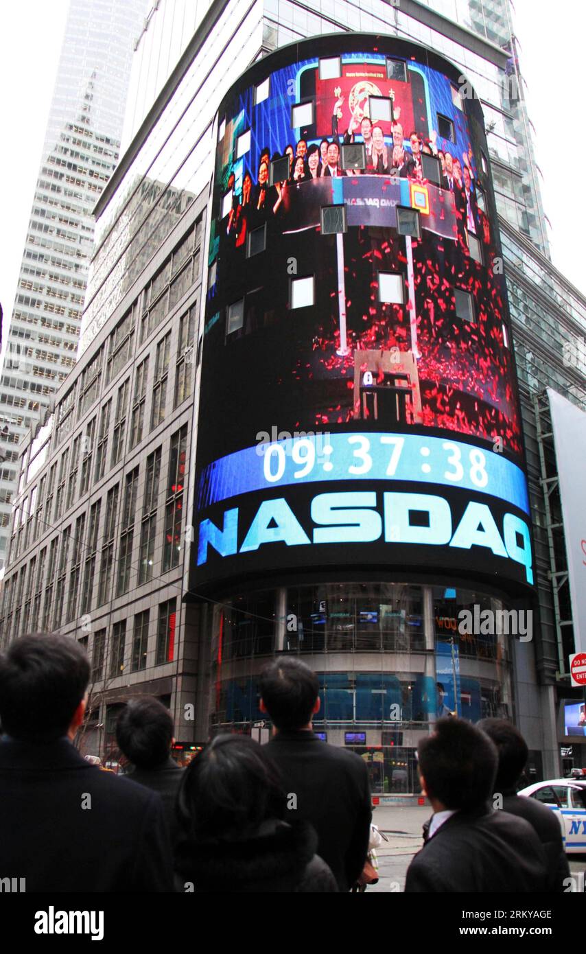 Nasdaq opening bell hi-res stock photography and images - Alamy