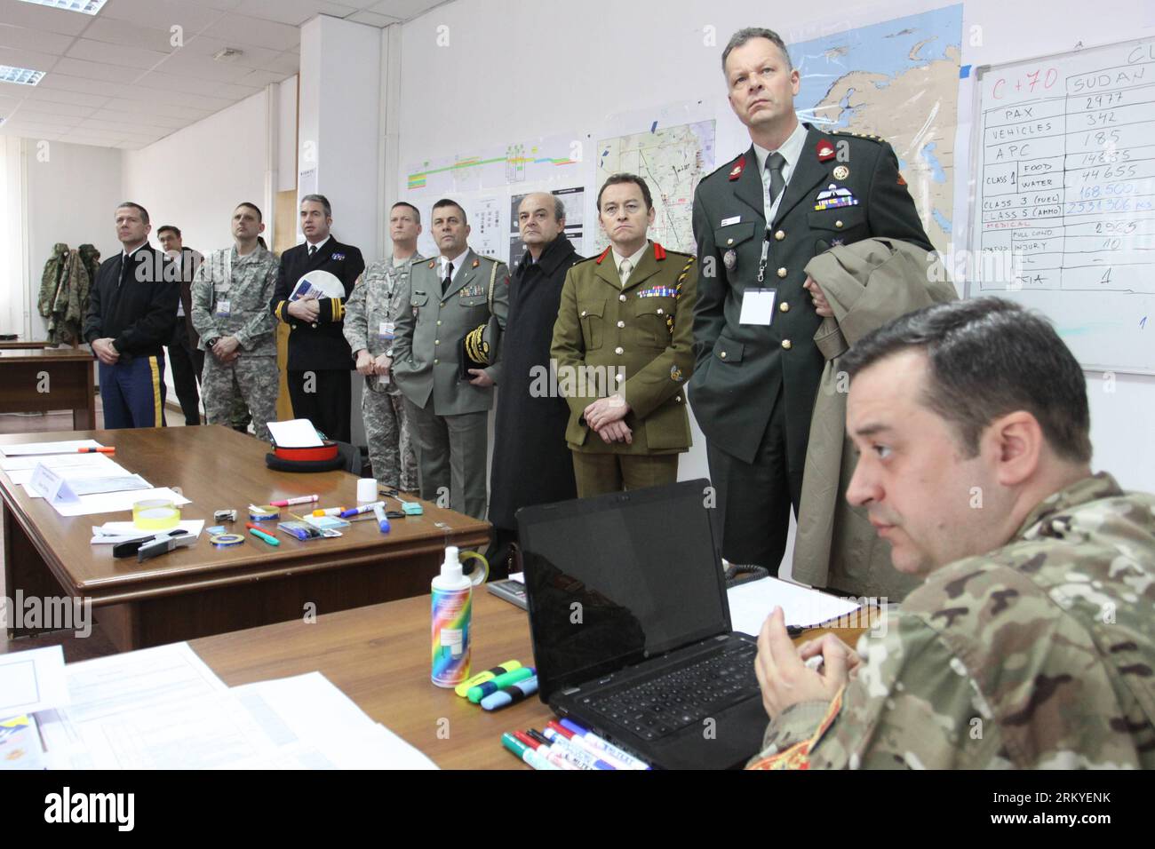 Bildnummer: 59211312  Datum: 12.02.2013  Copyright: imago/Xinhua (130212) -- SARAJEVO, Feb. 12, 2013 (Xinhua) -- Senior officials listen to a presentation of LOGEX 13 logistic military excercise at a military base in Sarajevo, Bosnia-Herzegovina (BiH), on Feb. 12, 2013. BiH is hosting the International Logistic Exercise 2013 (LOGEX 13) from Feb. 4 to Feb. 15 in Sarajevo. About 200 soldiers from NATO and member states of Partnership for Peace (PfP) took part in the exercise. (Xinhua/Haris Memija) (zy) BIH-LOGEX 13-EXERCISE PUBLICATIONxNOTxINxCHN Politik Militär PK Armee People x0x xdd premiumd Stock Photo