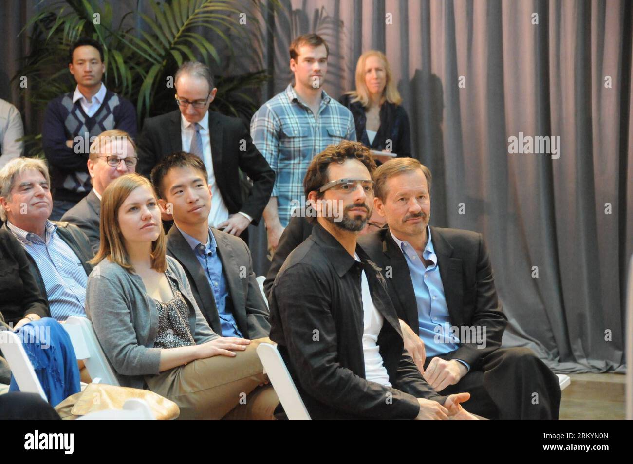 Bildnummer: 59252322  Datum: 20.02.2013  Copyright: imago/Xinhua Sergey Brin (F), co-founder of Google, attends the inaugural event of Breakthrough Prize in Life Sciences in San Francisco, the United States, Feb. 20, 2013. Silicon Valley technology luminaries on Wednesday announced the launch of the Breakthrough Prize in Life Sciences, awarding 11 scientist 3 million U.S. dollars each for their groundbreaking achievements in life sciences research. (Xinhua/Li Mi) (lyx) U.S.-SILICON VALLEY-LIFE SCIENCE AWARD PUBLICATIONxNOTxINxCHN Wirtschaft People Ehrung PReisverleihung PK x0x xdd premiumd 201 Stock Photo