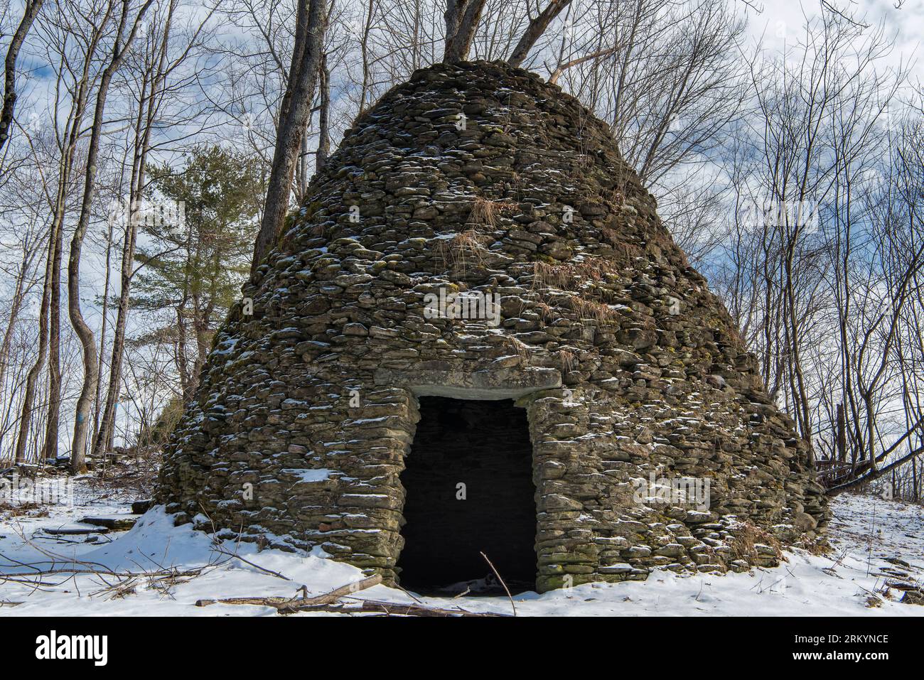 Beehive kiln hires stock photography and images Alamy