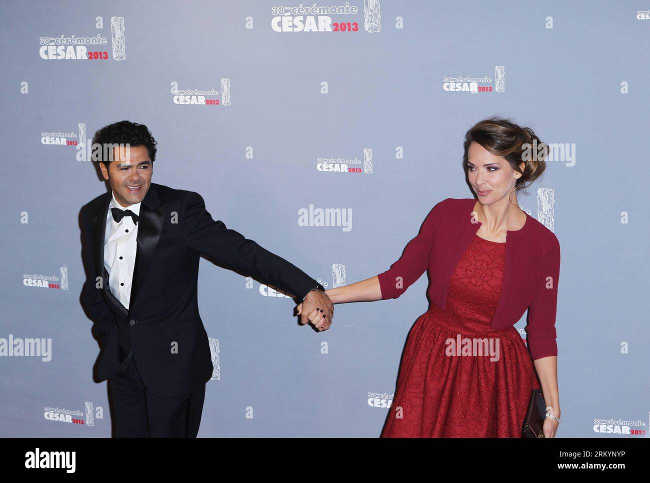 Bildnummer: 59260767  Datum: 22.02.2013  Copyright: imago/Xinhua French actor Jamel Debbouze (L) and his wife, French journalist Melissa Theuriau (R) arrive at the 38th annual Cesar awards ceremony held at the Chatelet Theatre in Paris, France, Feb. 22, 2013. (Xinhua/Gao Jing) FRANCE-PARIS-CESAR-AWARD-CEREMONY PUBLICATIONxNOTxINxCHN People Entertainment Film Kultur Filmpreis Paris Pressetermin xdp x1x premiumd 2013 quer o0 Familie, privat, Frau     59260767 Date 22 02 2013 Copyright Imago XINHUA French Actor Jamel Debbouze l and His wife French Journalist Melissa Theuriau r Arrive AT The 38th Stock Photo