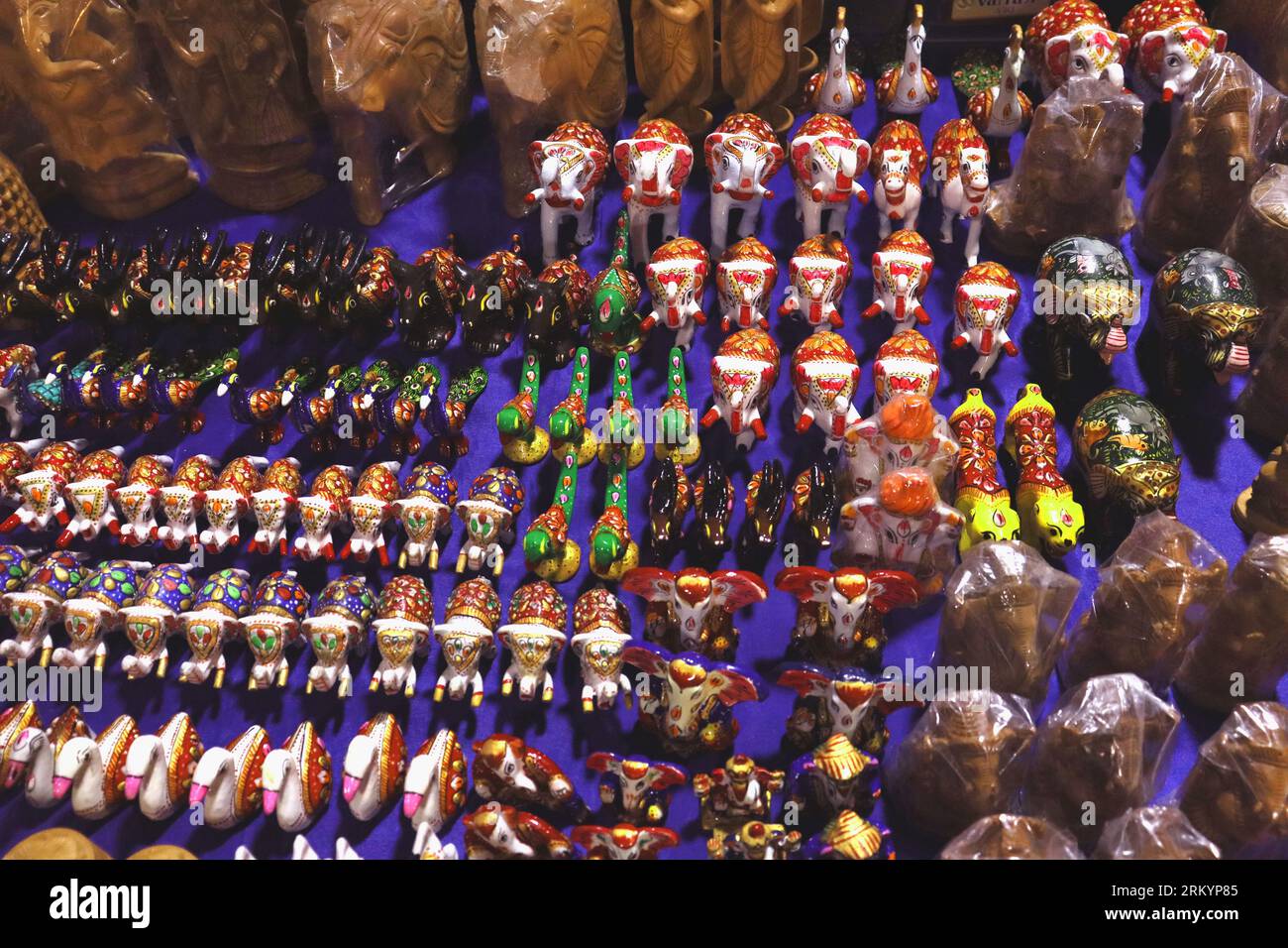 Hand made crafts india hi-res stock photography and images - Alamy
