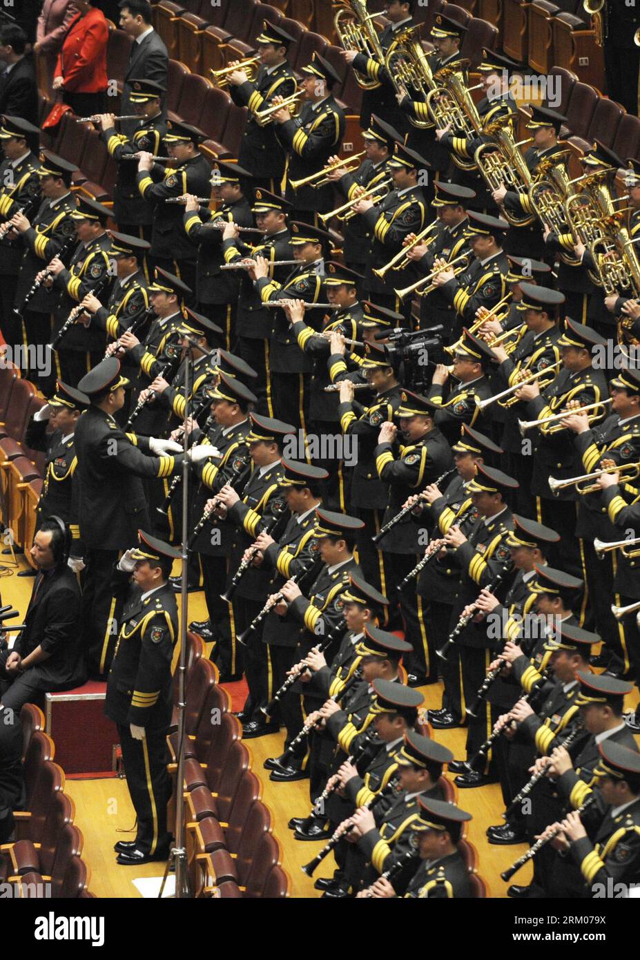 Bildnummer: 59337805  Datum: 11.03.2013  Copyright: imago/Xinhua The military band of China s People s Liberation Army plays the national anthem at the closing meeting of the first session of the 12th National Committee of the Chinese People s Political Consultative Conference (CPPCC) at the Great Hall of the in Beijing, capital of China. (Xinhua/Qin Qing) (hdt) (TWO SESSIONS)CHINA-BEIJING-CPPCC-CLOSING MEETING (CN) PUBLICATIONxNOTxINxCHN Politik Nationaler Volkskongress Politische Konsultativkonferenz x2x xac 2013 hoch o0 Militär Militärmusik Musik Orchester     59337805 Date 11 03 2013 Copyr Stock Photo