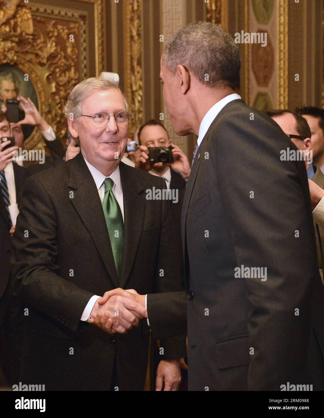 Bildnummer: 59354731  Datum: 15.03.2013  Copyright: imago/Xinhua (130314) -- WASHINGTON D.C., March 14, 2013 (Xinhua) -- U.S. President Barack Obama (R) shakes hand with Senate Republican Minority Leader Mitch McConnell before a meeting with the Senate Republicans on Capitol Hill in Washington D.C., capital of the United States, March 14, 2013. (Xinhua/Zhang Jun) US-WASHINGTON-POLITICS-CONGRESS-OBAMA PUBLICATIONxNOTxINxCHN Politik people USA premiumd x0x xac 2013 hoch      59354731 Date 15 03 2013 Copyright Imago XINHUA  Washington D C March 14 2013 XINHUA U S President Barack Obama r Shakes H Stock Photo