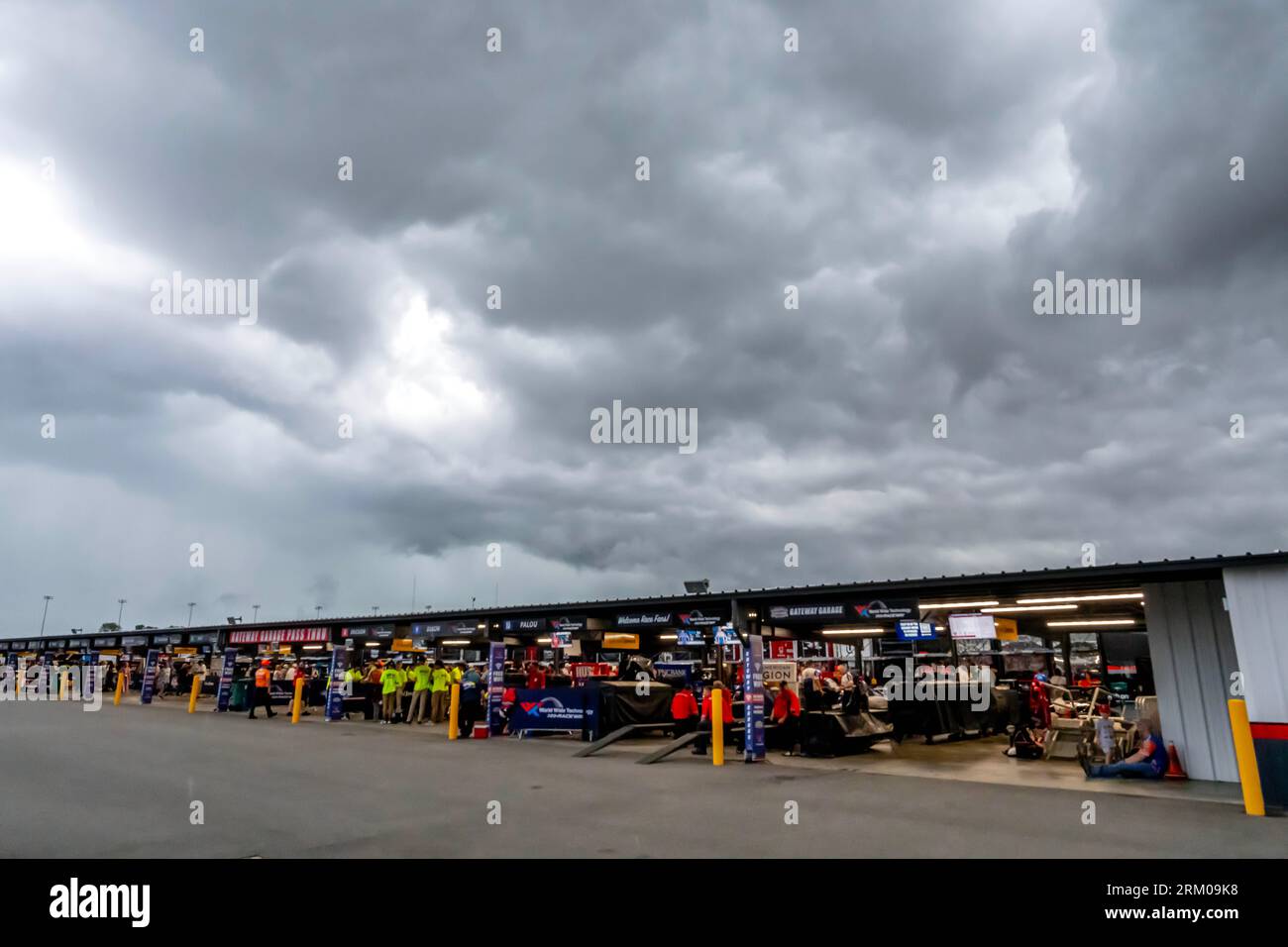 Madison I'll Raceway Madison, IL, USA. 26th Aug, 2023. Inclement weather puts a hold on any ...
