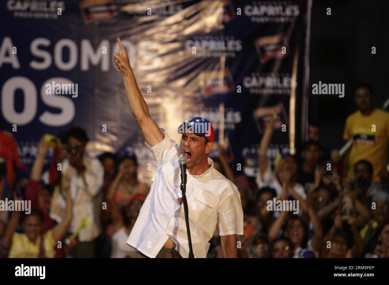 Bildnummer: 59408654  Datum: 21.03.2013  Copyright: imago/Xinhua Opposition presidential candidate Henrique Capriles attends a rally in Naguanagua of Carabobo State, Venezuela, on March 21, 2013. (Xinhua/Juan Carlos Hernandez)(ctt) VENEZUELA-NAGUANAGUA-PRESIDENTIAL ELETION-RALLY PUBLICATIONxNOTxINxCHN People xns x0x 2013 quer premiumd     59408654 Date 21 03 2013 Copyright Imago XINHUA Opposition Presidential Candidate Henrique  Attends a Rally in  of Carabobo State Venezuela ON March 21 2013 XINHUA Juan Carlos Hernandez CTT Venezuela  Presidential eletion Rally PUBLICATIONxNOTxINxCHN Celebrit Stock Photo