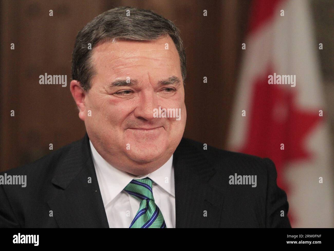 Bildnummer: 59410623  Datum: 21.03.2013  Copyright: imago/Xinhua OTTAWA, March 21, 2013 - Canadian Finance Minister Jim Flaherty is interviewed by media following the tabling of this year s federal budget in the House of Commons on Parliament Hill in Ottawa, Canada on March 21, 2013. In continuing Flaherty s goal to eliminate the deficit by 2015, there will be very little spending and few tax cuts, with a heavy emphasis on skill development to fill vacant jobs with qualified workers. (Xinhua/Cole Burston)(axy) CANADA-OTTAWA-BUDGET PUBLICATIONxNOTxINxCHN People xns x0x 2013 quer premiumd     59 Stock Photo