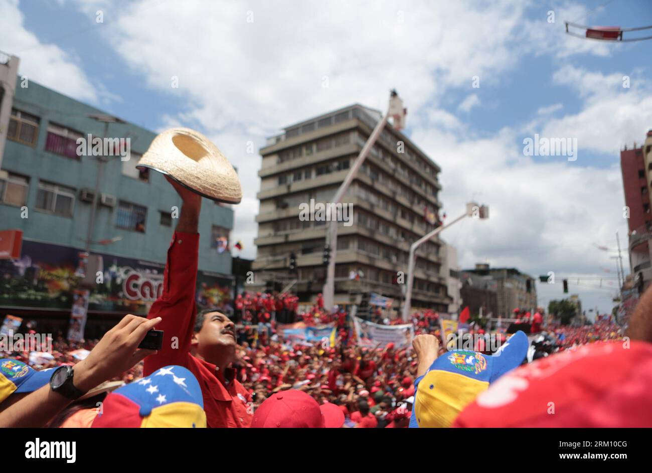 Bildnummer: 59486117  Datum: 08.04.2013  Copyright: imago/Xinhua MATURIN, April, 2013 - Image provided by Hugo Chavez Campaign Command shows Venezuelan Acting President and presidential candidate Nicolas Maduro attending a campaign in Maturin, Monagas State, Venezuela, on April 8, 2013. Venezuela will held presidential elections on April 14. (Xinhua/Hugo Chavez Campaign Command) (da) VENEZUELA-POLITICS-ELECTIONS PUBLICATIONxNOTxINxCHN People Politik xcb x0x 2013 quer     59486117 Date 08 04 2013 Copyright Imago XINHUA Maturin April 2013 Image provided by Hugo Chavez Campaign Command Shows Vene Stock Photo