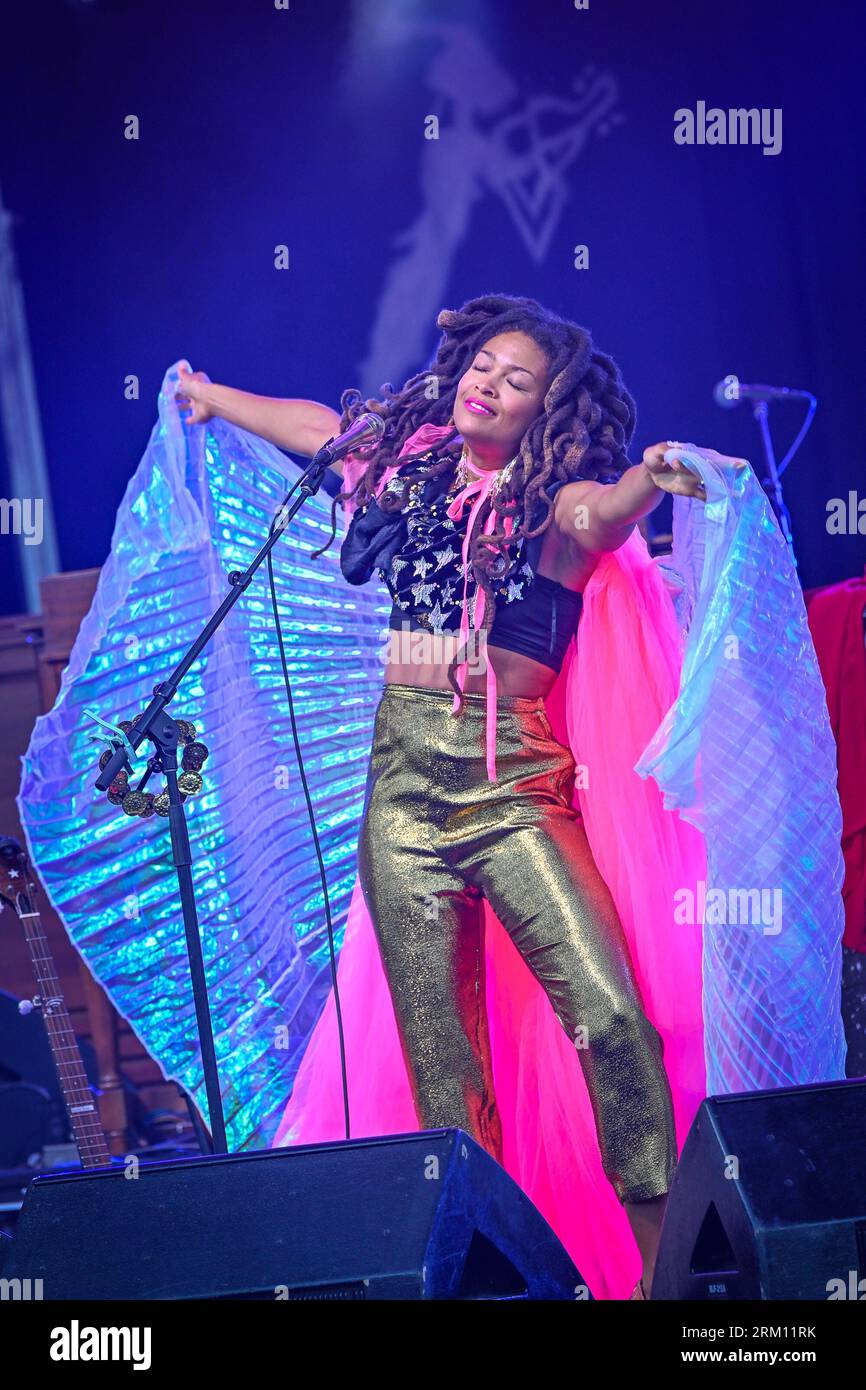Valerie june hi-res stock photography and images - Alamy