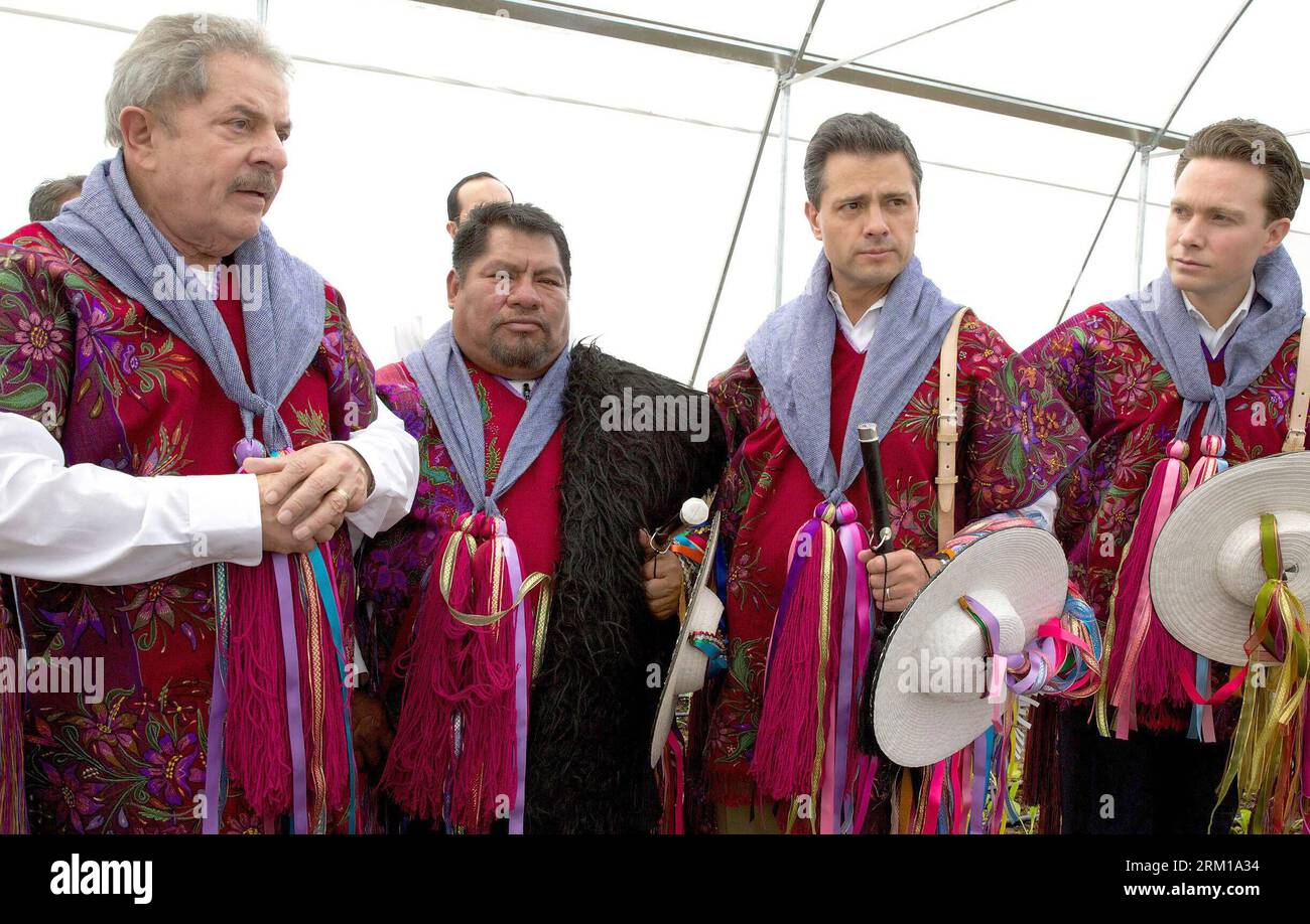 Bildnummer: 59544644  Datum: 19.04.2013  Copyright: imago/Xinhua (130420) -- CHIAPAS, April 19, 2013 (Xinhua) -- Image provided by the Presidency of Mexico shows Mexican President Enrique Pena Nieto (2nd R) and former President of Brazil Luiz Inacio Lula da Silva (1st L) taking part in the beginning of the actions of the National Crusade Against Hunger, in the state of Chiapas, Mexico, on April 19, 2013. (Xinhua/Presidency of Mexico) (itm) (syq) MEXICO-CHIAPAS-PRESIDENT-NIETO-LULA PUBLICATIONxNOTxINxCHN People Politik soziales Engagement Hungerhilfe premiumd x1x xmb 2013 quer     59544644 Date Stock Photo