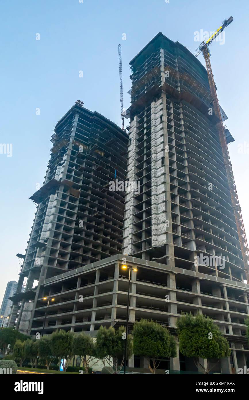 Bahrain ONYX towers under construction. Construction site of new ...