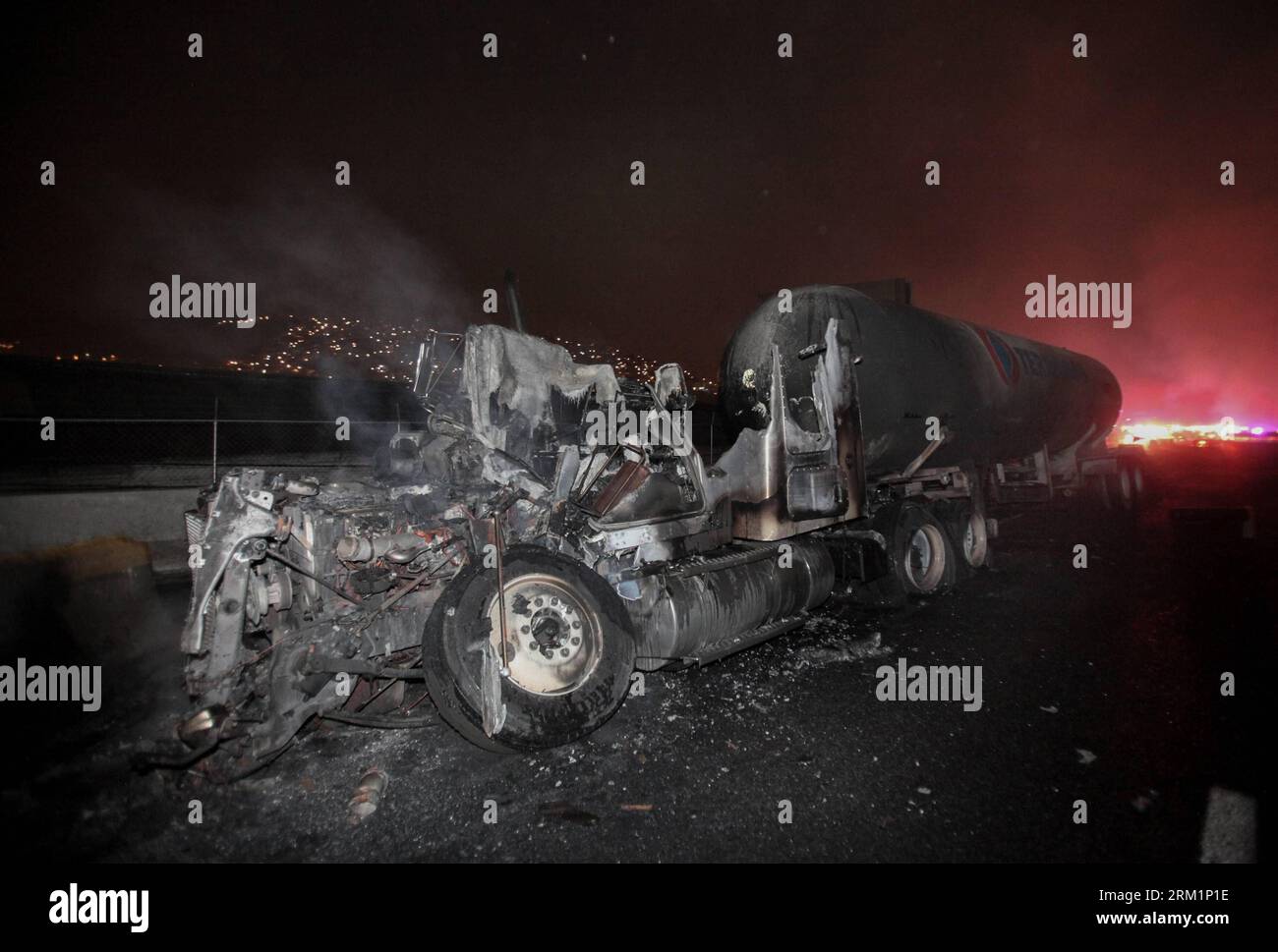 Tanker feuer hi-res stock photography and images - Alamy