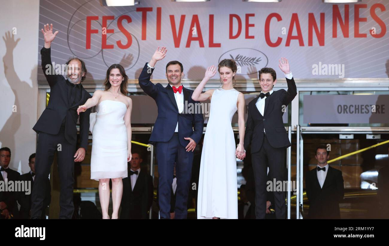 Bildnummer: 59655226  Datum: 16.05.2013  Copyright: imago/Xinhua (130516) -- CANNES, May 16, 2013 (Xinhua) -- (L-R) French actor Frederic Pierrot, French actress Geraldine Pailhas, French director Francois Ozon, French actress Marine Vacth and French actor Fantin Ravat arrive for the screening of Jeune & Jolie (Young & Beautiful) during the 66th annual Cannes Film Festival in Cannes, France, May 16, 2013. The movie is presented in the Official Competition of the festival which runs from May 15 to 26. (Xinhua/Gao Jing) FRANCE-CANNES-FILM FESTIVAL-JEUNE&JOLIE-PREMIERE PUBLICATIONxNOTxINxCHN Kult Stock Photo