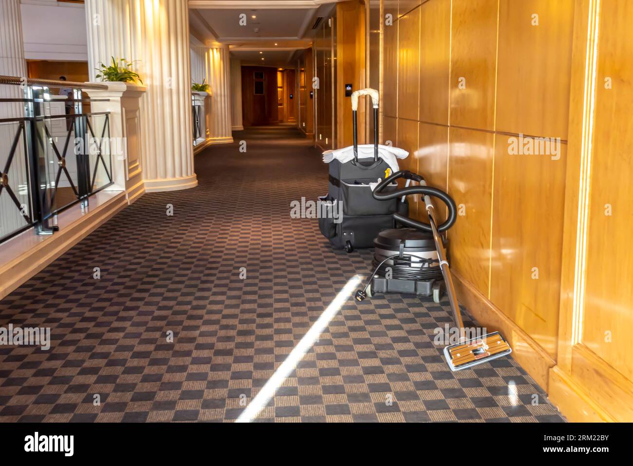 Hotel hallway corridor carpet hires stock photography and images Alamy