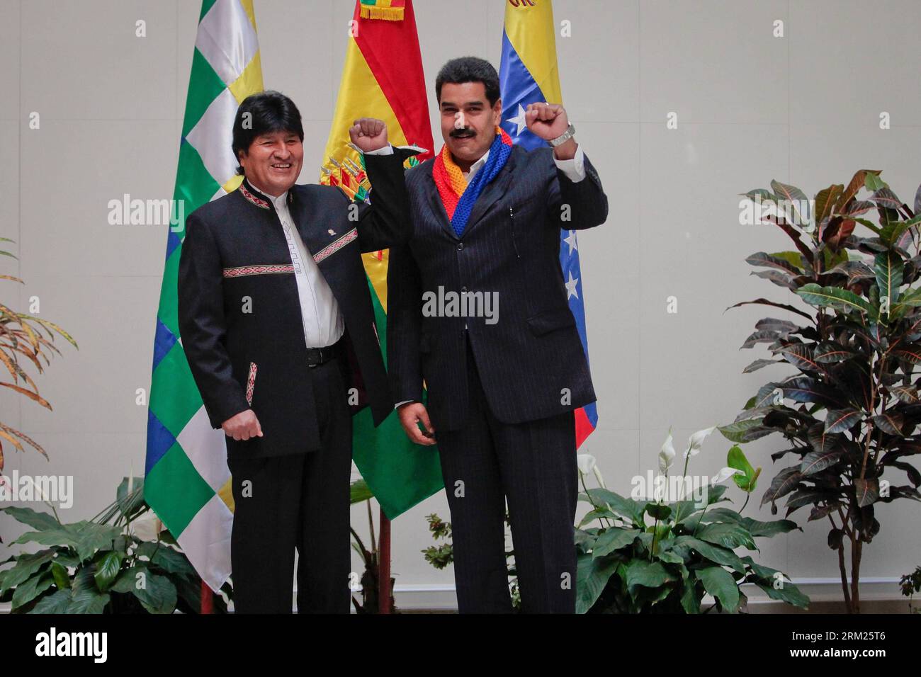 Bildnummer: 59701433  Datum: 25.05.2013  Copyright: imago/Xinhua Image provided by Venezuelan Presidency shows Venezuelan President Nicolas Maduro (R) and Bolivian President Evo Morales pose after their meeting in the city of Cochabamba, Bolivia, on May 25, 2013. (Xinhua/Presidency of Venezuela) (py) BOLIVIA-VENEZUELA-PRESIDENTS-MEETING PUBLICATIONxNOTxINxCHN Politik People xsp x1x 2013 quer Highlight premiumd     59701433 Date 25 05 2013 Copyright Imago XINHUA Image provided by Venezuelan Presidency Shows Venezuelan President Nicolas Maduro r and Bolivian President Evo Morales Pose After thei Stock Photo