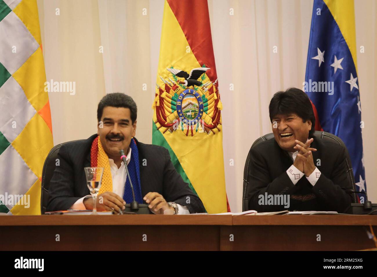 Bildnummer: 59703739  Datum: 25.05.2013  Copyright: imago/Xinhua Photo provided by Venezuela s Presidency shows Bolivian President Evo Morales (R) and Venezuelan President Nicolas Maduro attending the second meeting of the Bolivia-Venezuela Joint Integration Commission, in Cochabamba City, Bolivia, on May 25, 2013. (Xinhua/Venezuelas Presidency) BOLIVIA-COCHABAMBA-VENEZUELA-POLITICS-MEETING PUBLICATIONxNOTxINxCHN People Politik premiumd x0x xsk 2013 quer     59703739 Date 25 05 2013 Copyright Imago XINHUA Photo provided by Venezuela S Presidency Shows Bolivian President Evo Morales r and Venez Stock Photo