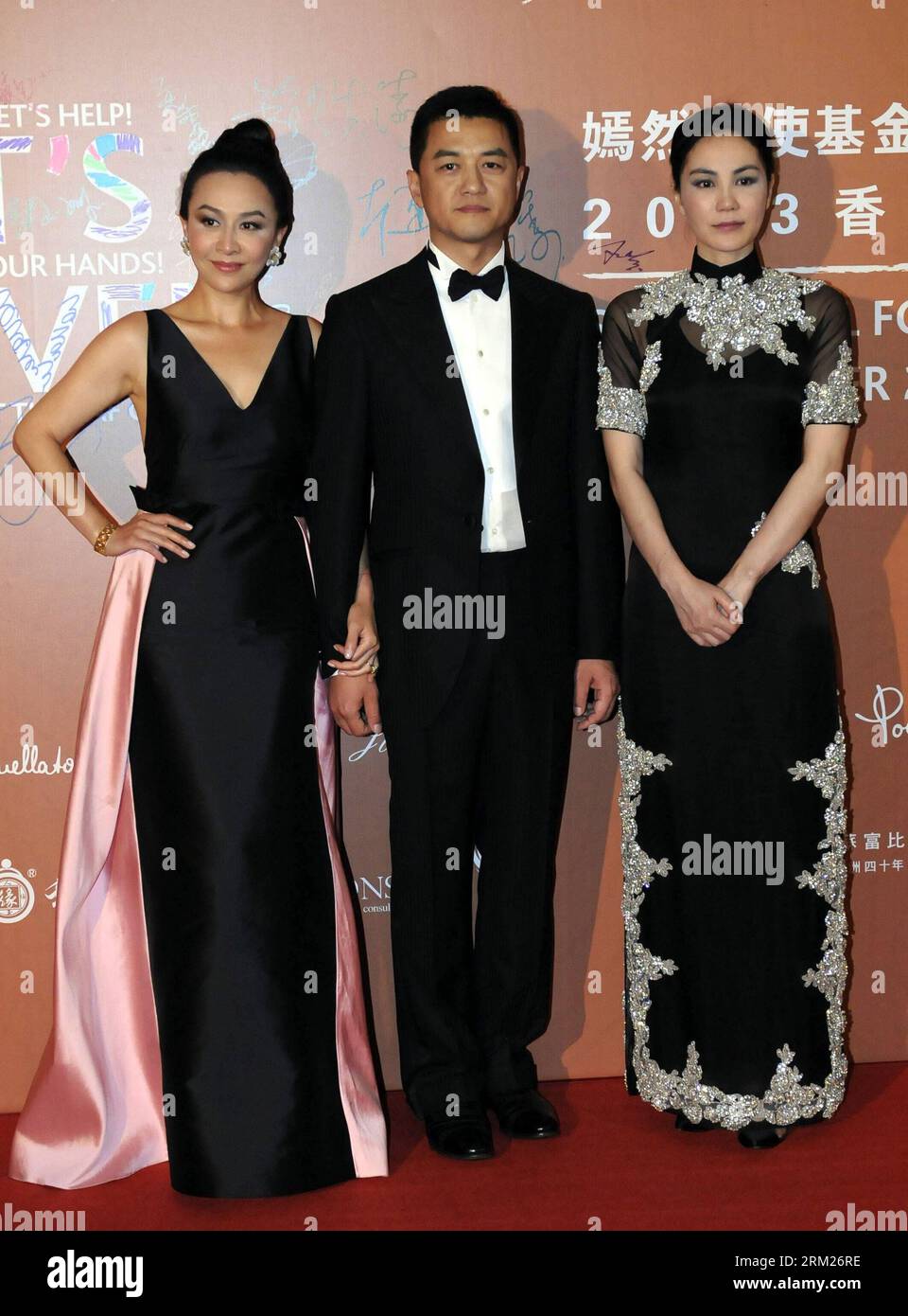 Bildnummer: 59720242  Datum: 27.05.2013  Copyright: imago/Xinhua Carina Lau, Li Yapeng and Faye Wong (from L to R) attend the 2013 Gala Dinner of the SmileAngel Foundation in Hong Kong, south China, May 27, 2013. The dinner for celebrating the first anniversary of the establishment of both the foundation and the Beijing SmileAngel Children s Hospital raised 56.196 million Hong Kong dollars Monday night. (Xinhua/Zhu Xinyu) (zwx) CHINA-HONG KONG-SMILEANGEL FOUNDATION-GALA DINNER (CN) PUBLICATIONxNOTxINxCHN Entertainment People premiumd x0x xkg 2013 hoch     59720242 Date 27 05 2013 Copyright Ima Stock Photo