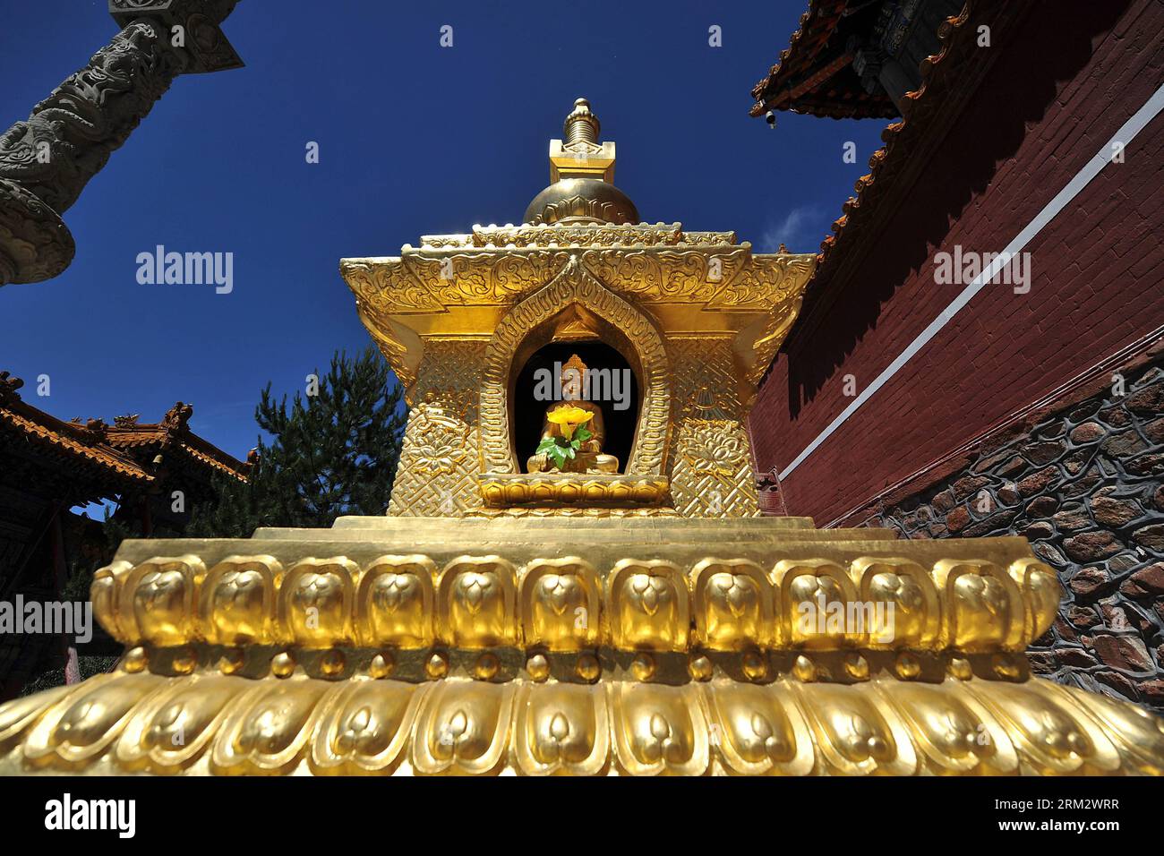 Bildnummer: 59909992  Datum: 26.06.2013  Copyright: imago/Xinhua MOUNT WUTAI, June 26, 2013 - Photo taken on June 26, 2013 shows a pagoda on Mount Wutai, one of four sacred Buddhist mountains in China, in north China s Shanxi Province. Added to UNESCO s World Heritage List in 2009, Mount Wutai is home to about 50 Buddhist temples built between the 1st century AD and the early 20th century. (Xinhua/Zhan Yan) (ry) CHINA-SHANXI-MOUNT WUTAI (CN) PUBLICATIONxNOTxINxCHN Gesellschaft Religion Fotostory xjh x0x 2013 quer     59909992 Date 26 06 2013 Copyright Imago XINHUA Mount Wutai June 26 2013 Phot Stock Photo