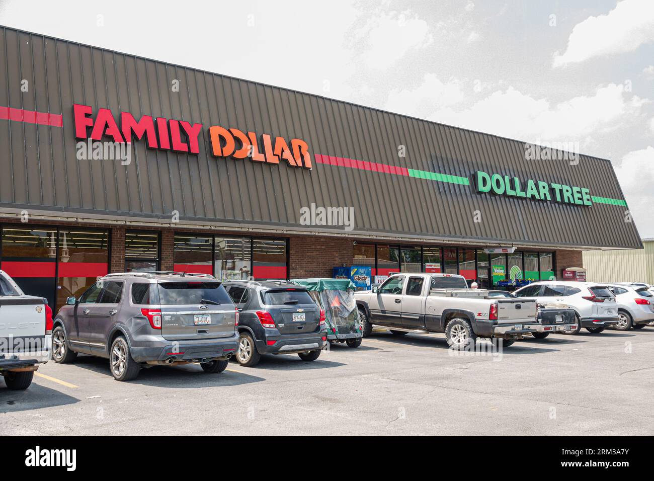 Glennville Georgia,Family Dollar,Dollar Tree,competing discount stores,outside exterior,building front entrance,store business shop merchant market ma Stock Photo