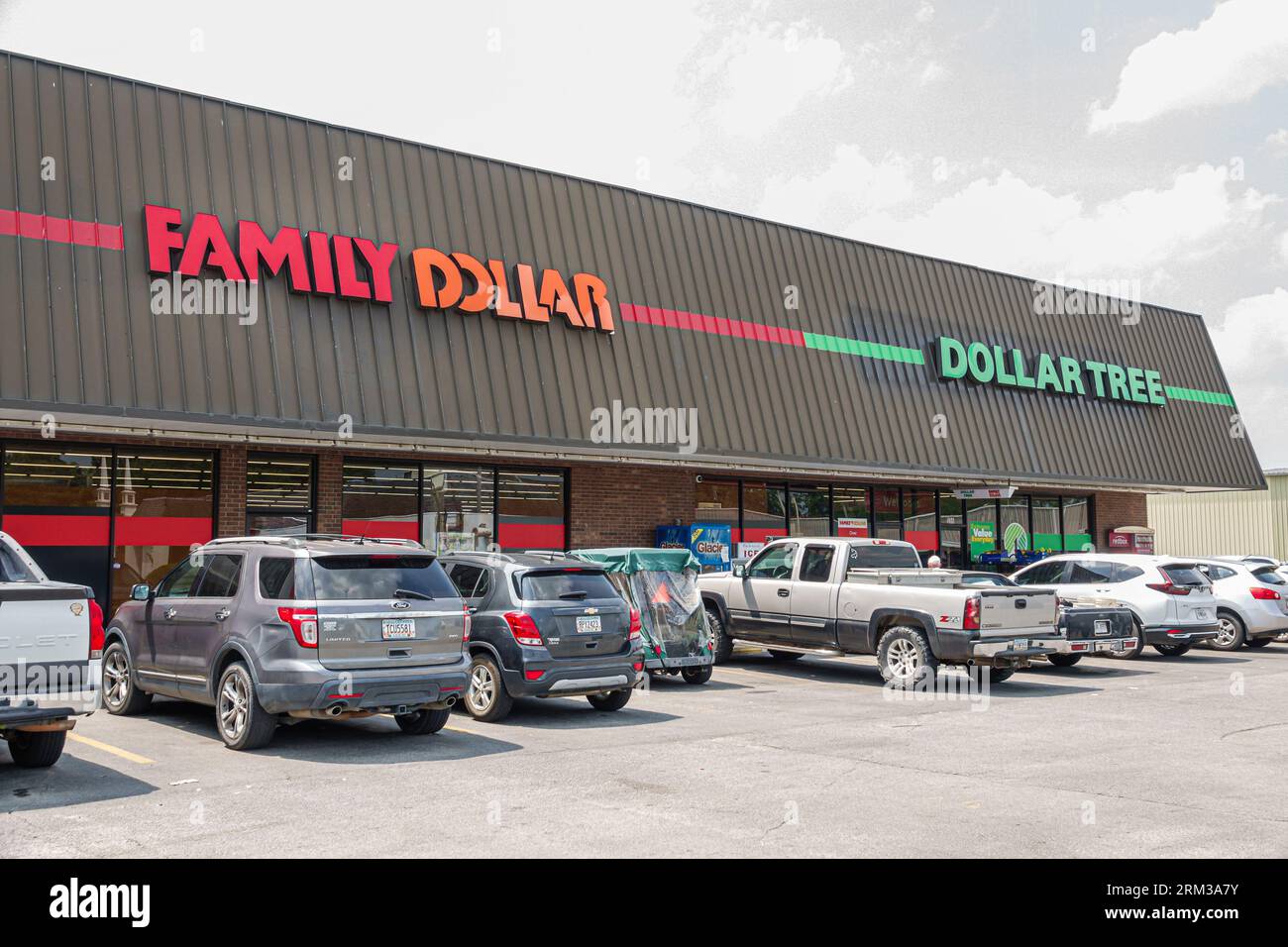 Dollar tree exterior hires stock photography and images Alamy