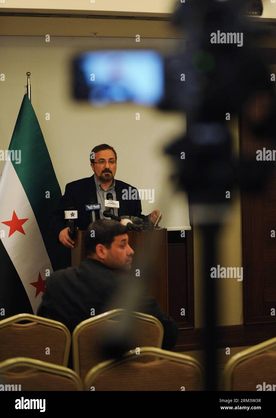 Bildnummer: 60331246  Datum: 06.08.2013  Copyright: imago/Xinhua (130806) -- ISTANBUL, Aug. 6, 2013 (Xinhua) -- The Syrian National Coalition member Louay Safi is having a speech at a media confrence in Istanbul on Aug. 6. Syrian National Coalition condemn Syrian President Bashar AL-Assad regime committing massacres during the holy month Ramadan, in a press conference held in Istanbul on Tuesday. Louay Safi said 1700 died as a result of Assad s regime attacks and they had enough evidence to prove that Assad s regime forces used chemical weapon. (Xinhua/Lu Zhe)(lrz) TURKEY-ISTANBUL-SYRIA-0PP0SI Stock Photo