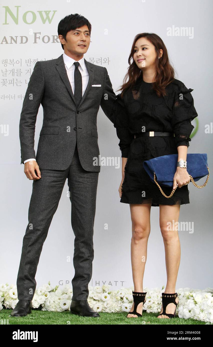 Bildnummer: 60347232  Datum: 10.08.2013  Copyright: imago/Xinhua South Korean actor Jang Dong-gun (L) and his wife Ko So-young attend the wedding of South Korean actor Lee Byung-hun and actress Lee Min-jung in Seoul, capital of South Korea, on Aug. 10, 2013. (Xinhua/Park Jin-hee) (syq) SOUTH KOREA-SEOUL-LEE BYUNG-HUN-LEE MIN-JUNG-WEDDING PUBLICATIONxNOTxINxCHN People xcb x0x 2013 hoch     60347232 Date 10 08 2013 Copyright Imago XINHUA South Korean Actor Jang Dong Gun l and His wife Ko as Young attend The Wedding of South Korean Actor Lee Byung HUN and actress Lee Min Young in Seoul Capital of Stock Photo