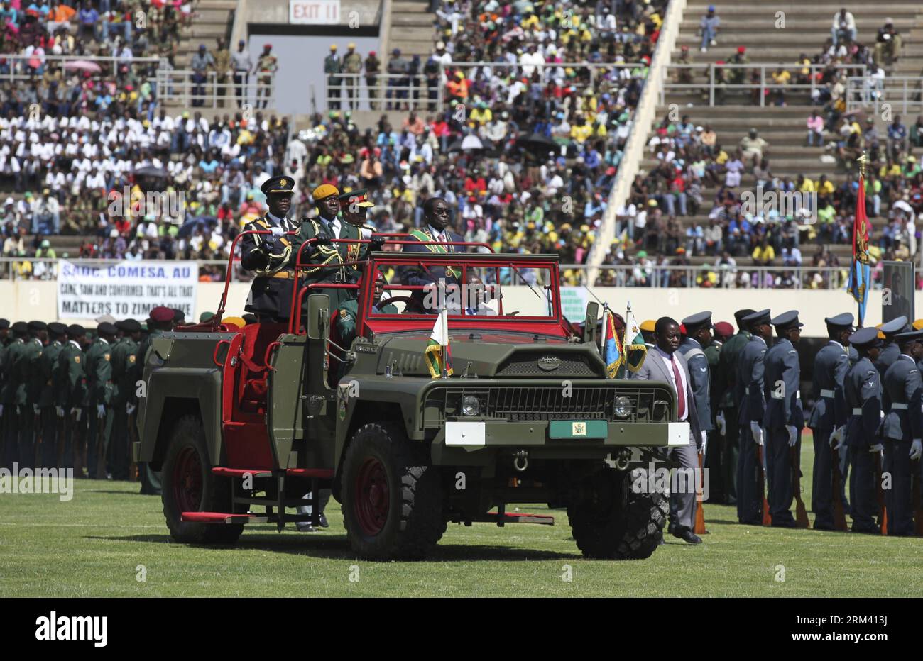 President zimbabwe robert mugabe hi-res stock photography President zimbabwe robert mugabe hi-res stock photography