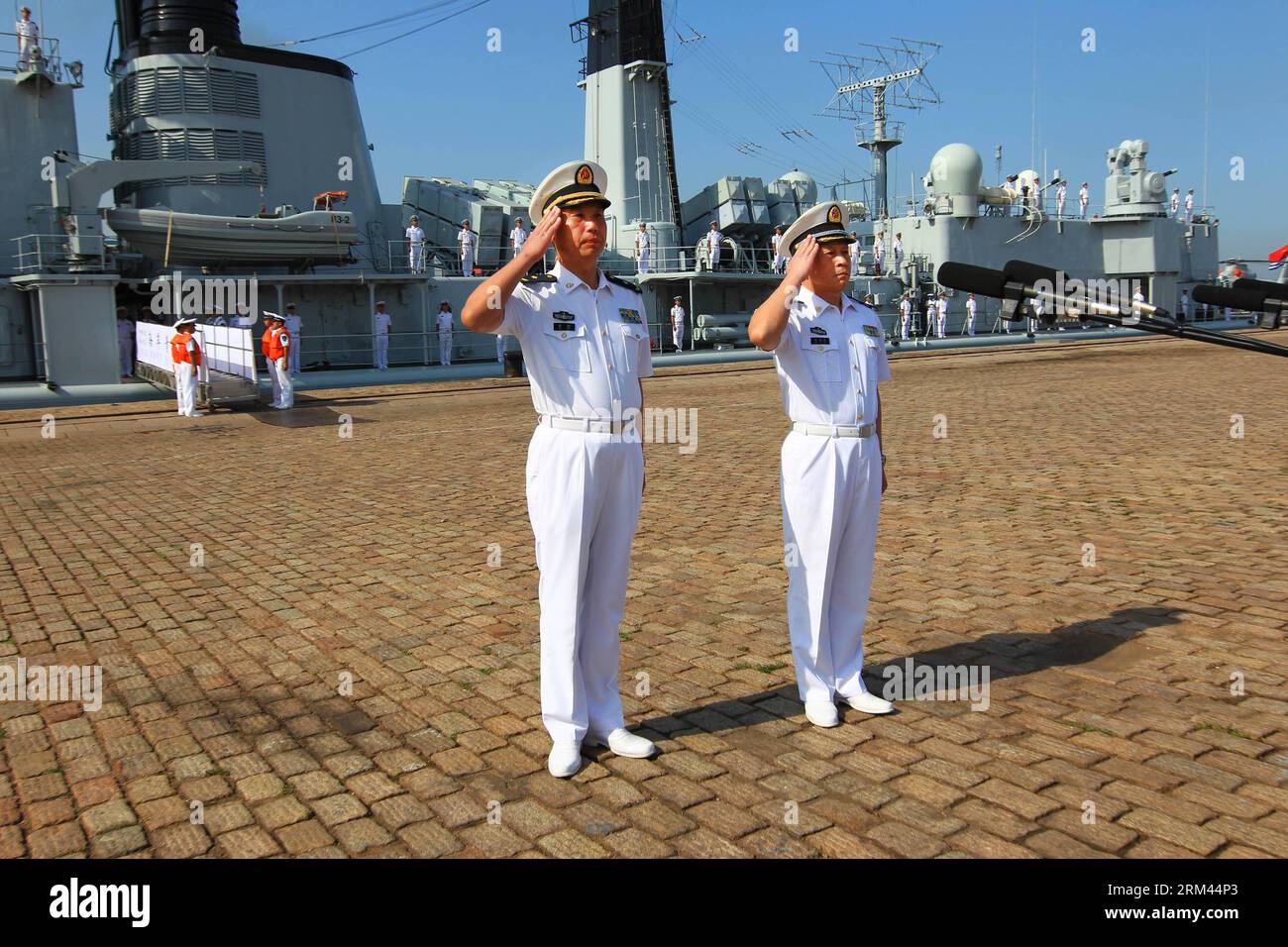 Chinese army pla military hi-res stock photography and images