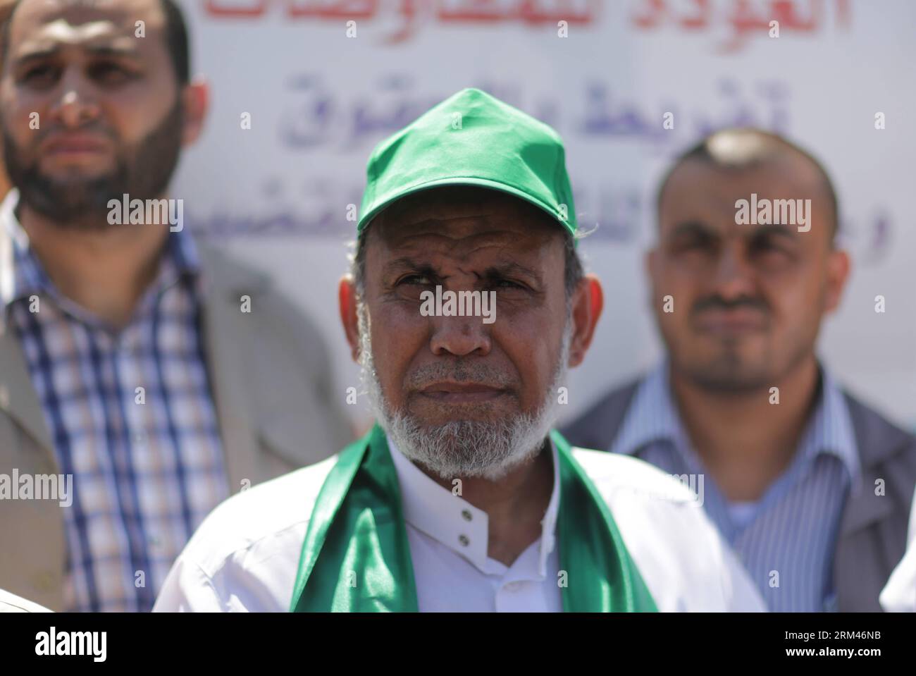 Bildnummer: 60386548  Datum: 23.08.2013  Copyright: imago/Xinhua (130823) -- GAZA, Aug. 23, 2013 (Xinhua) -- Palestinian supporters of Hamas and Islamic Jehad attend a protest against Palestinian-Israeli negotiations, in Gaza City, on August 23, 2013, . (Xinhua/Wissam Nassar) MIDEAST-GAZA-PROTEST PUBLICATIONxNOTxINxCHN Politik Demo Protest premiumd x0x xmb 2013 quer      60386548 Date 23 08 2013 Copyright Imago XINHUA  Gaza Aug 23 2013 XINHUA PALESTINIAN Supporters of Hamas and Islamic Jehad attend a Protest against PALESTINIAN Israeli negotiations in Gaza City ON August 23 2013 XINHUA Wissam Stock Photo