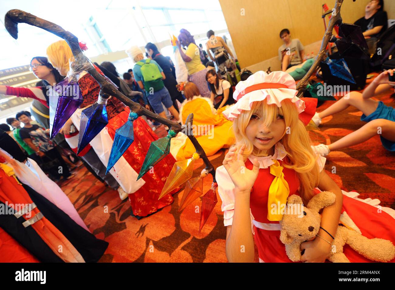 Cosplay anime japonés — Foto editorial de stock © redthirteen1 #141996592