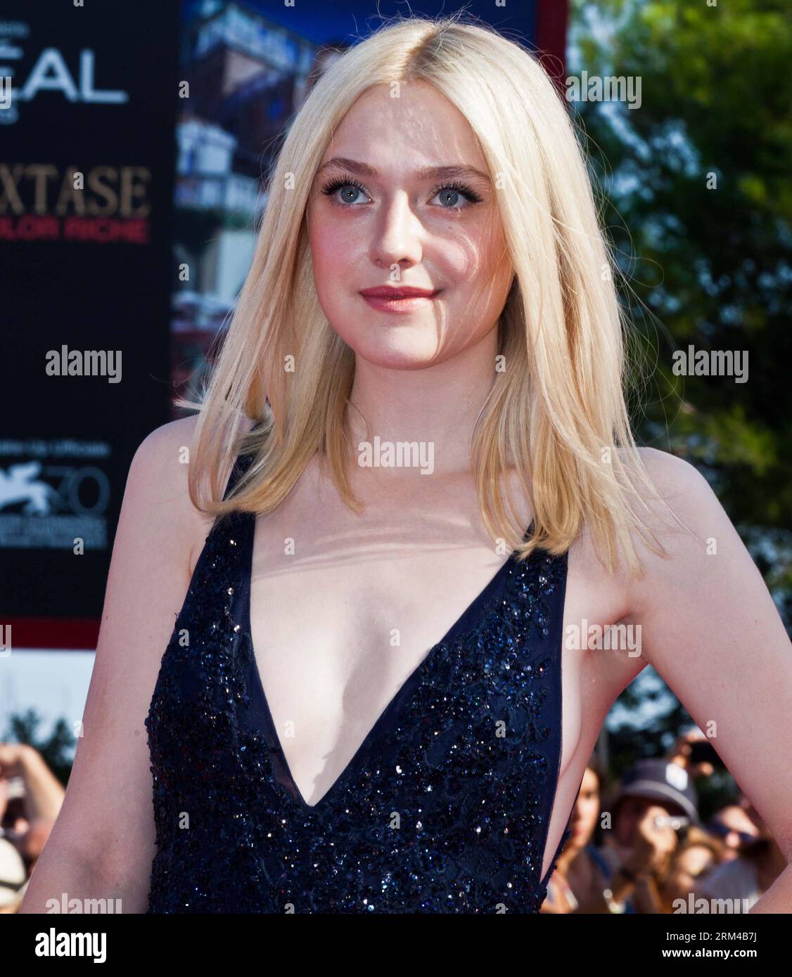 Bildnummer: 60417812  Datum: 31.08.2013  Copyright: imago/Xinhua (130831) -- VENICE, Aug. 31, 2013 (Xinhua) -- Dakota Fanning, actress of the movie Night Moves poses at red carpet during the 70th Venice International Film Festival in the Lido of Venice , Italy, Aug. 31, 2013. (Xinhua/Yan Ting) ITALY-VENICE-FILM-FESTIVAL-NIGHT MOVES PUBLICATIONxNOTxINxCHN Kultur Entertainment People Film 70 Internationale Filmfestspiele Venedig Filmpremiere Premiere Porträt xsp x0x 2013 quadrat      60417812 Date 31 08 2013 Copyright Imago XINHUA  Venice Aug 31 2013 XINHUA Dakota Fanning actress of The Movie Ni Stock Photo