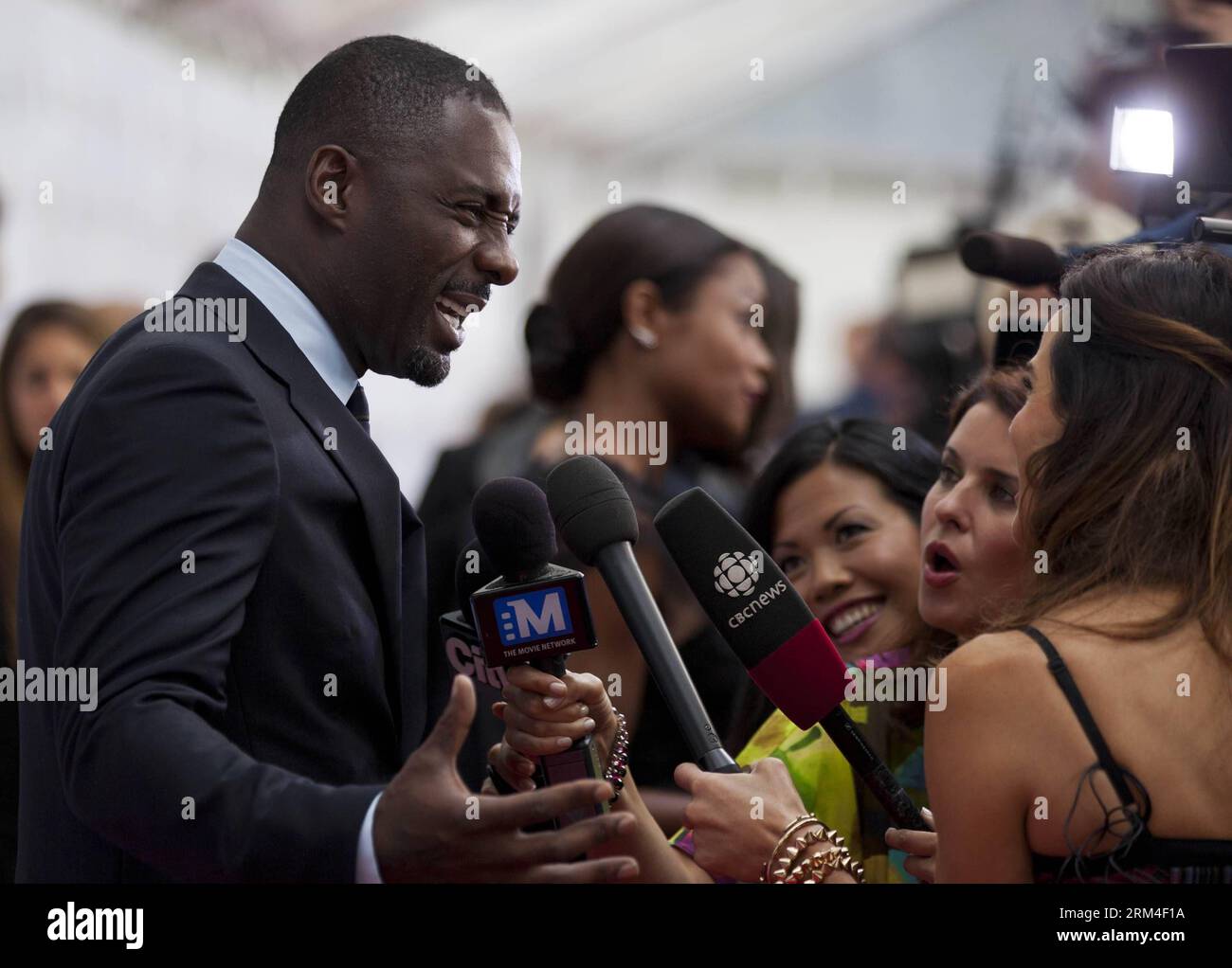Idris elba mandela hi-res stock photography and images - Alamy