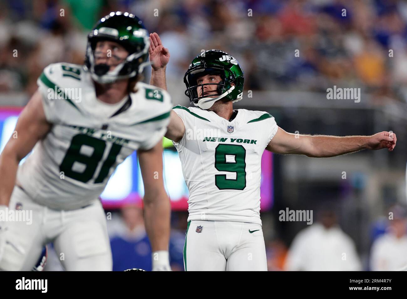 New York Jets place kicker Greg Zuerlein (9) kicks a field goal during