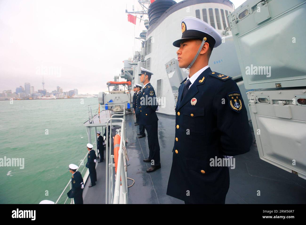 21 gun salute marines hi-res stock photography and images - Alamy