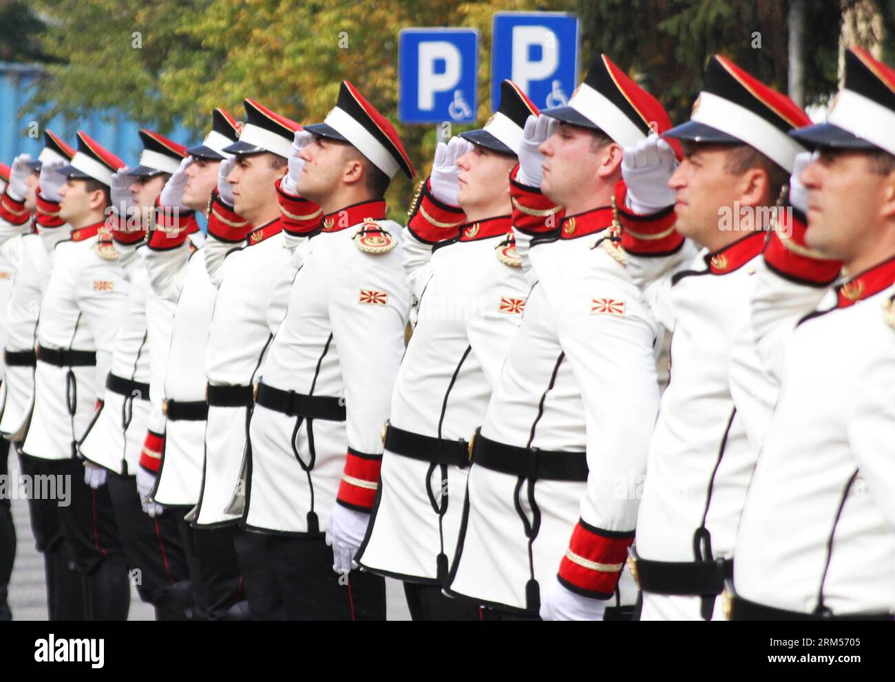 Bildnummer: 60588868  Datum: 11.10.2013  Copyright: imago/Xinhua (131011) -- SKOPJE, Oct. 11, 2013 (Xinhua) -- Members of the Macedonian army honor guard attend the celebration to mark the Revolution Day in Skopje, capital of Macedonia, on Oct. 11, 2013. (Xinhua/Darko Duridanski) (jl) MACEDONIA-SKOPJE-REVOLUTION DAY-CELEBRATION PUBLICATIONxNOTxINxCHN xas x0x 2013 quer premiumd      60588868 Date 11 10 2013 Copyright Imago XINHUA  Skopje OCT 11 2013 XINHUA Members of The Macedonian Army HONOR Guard attend The Celebration to Mark The Revolution Day in Skopje Capital of Macedonia ON OCT 11 2013 X Stock Photo