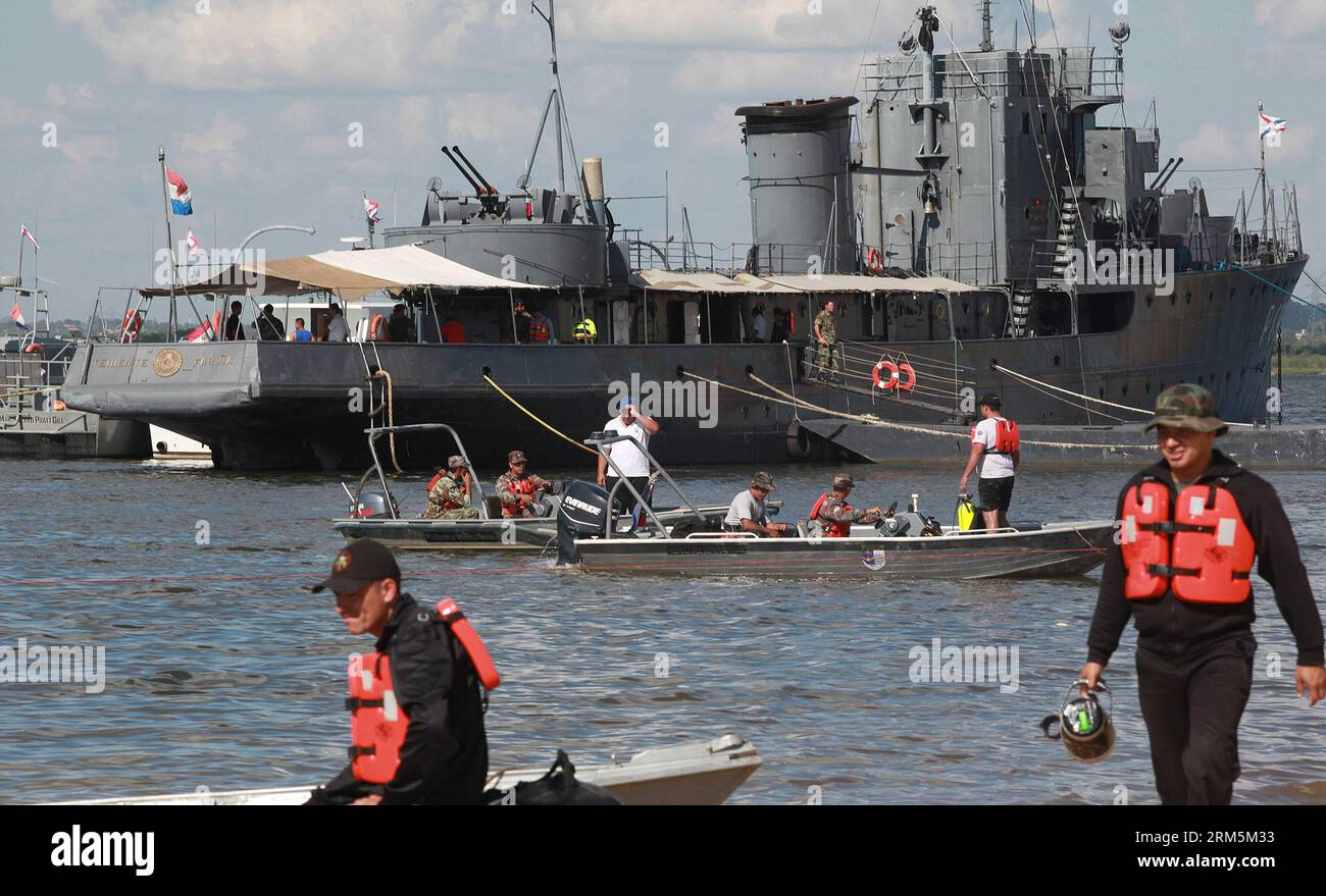 Bildnummer: 60685296  Datum: 06.11.2013  Copyright: imago/Xinhua ASUNCION, Nov. 6, 2013 (Xinhua) -- Rescuers search the missing victims after the accident of a navy vessel at the Asuncion Bay in Paraguay, on Nov. 6, 2013. Three sailors died and two others went missing during the accident. (Xinhua/Rene Gonzalez) (py) PARAGUAY-ASUNCION-ACCIDENT PUBLICATIONxNOTxINxCHN Gesellschaft Schiffsunglück Schiff Unglück x0x xsk 2013 quer     60685296 Date 06 11 2013 Copyright Imago XINHUA Asuncion Nov 6 2013 XINHUA Rescue Search The Missing Victims After The accident of a Navy Vessel AT The Asuncion Bay in Stock Photo